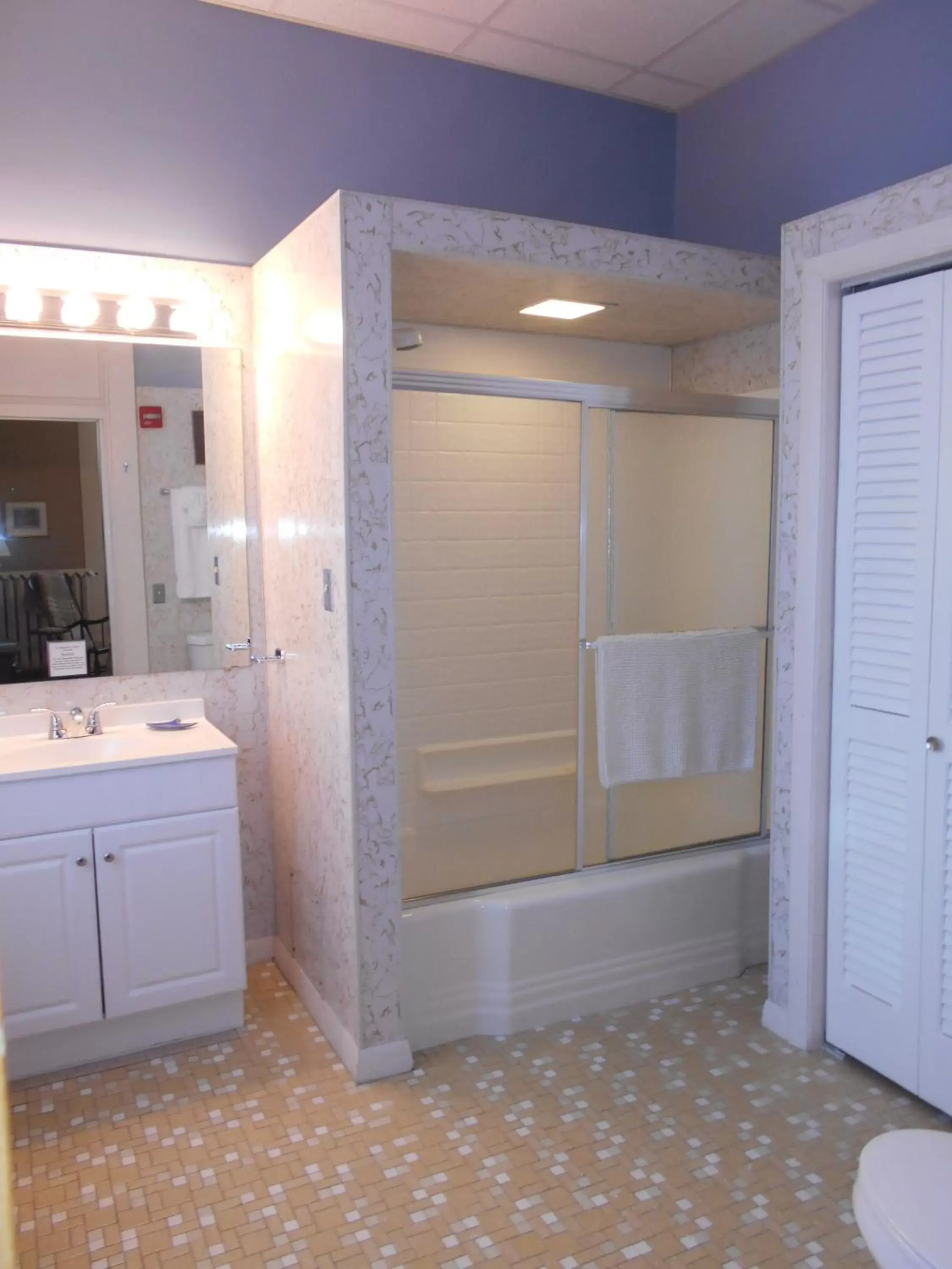 Queen Suite in Inn at the Agora Queen Suite in Inn at the Agora