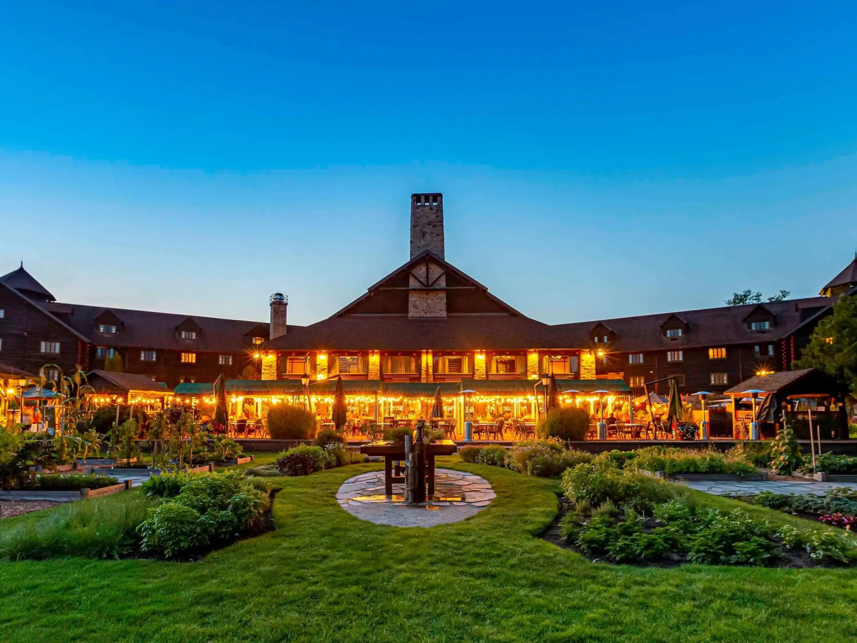 Fairmont Le Chateau Montebello Fairmont Le Chateau Montebello