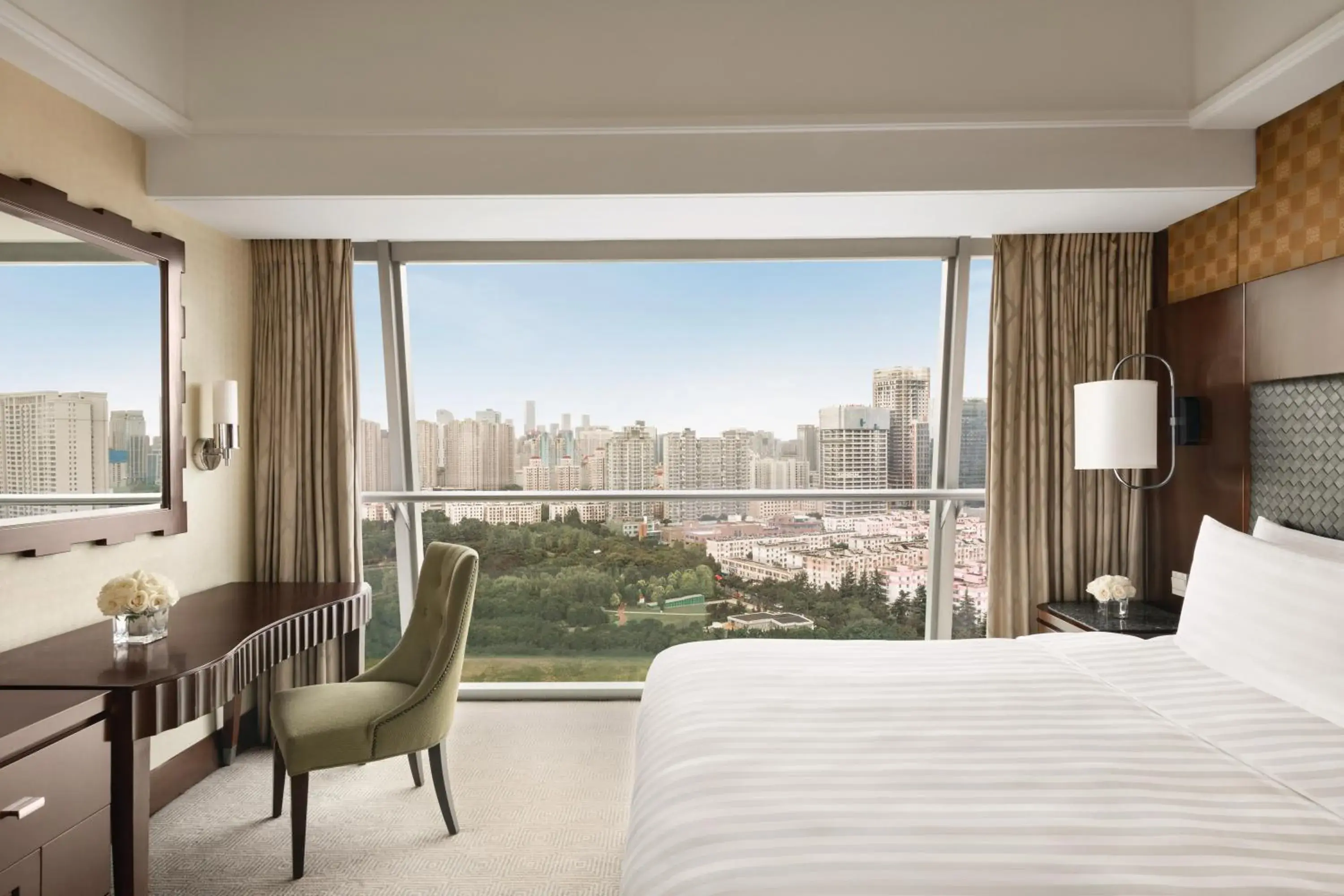 Executive Suite King Room in Shangri-La Xian Executive Suite King Room in Shangri-La Xian