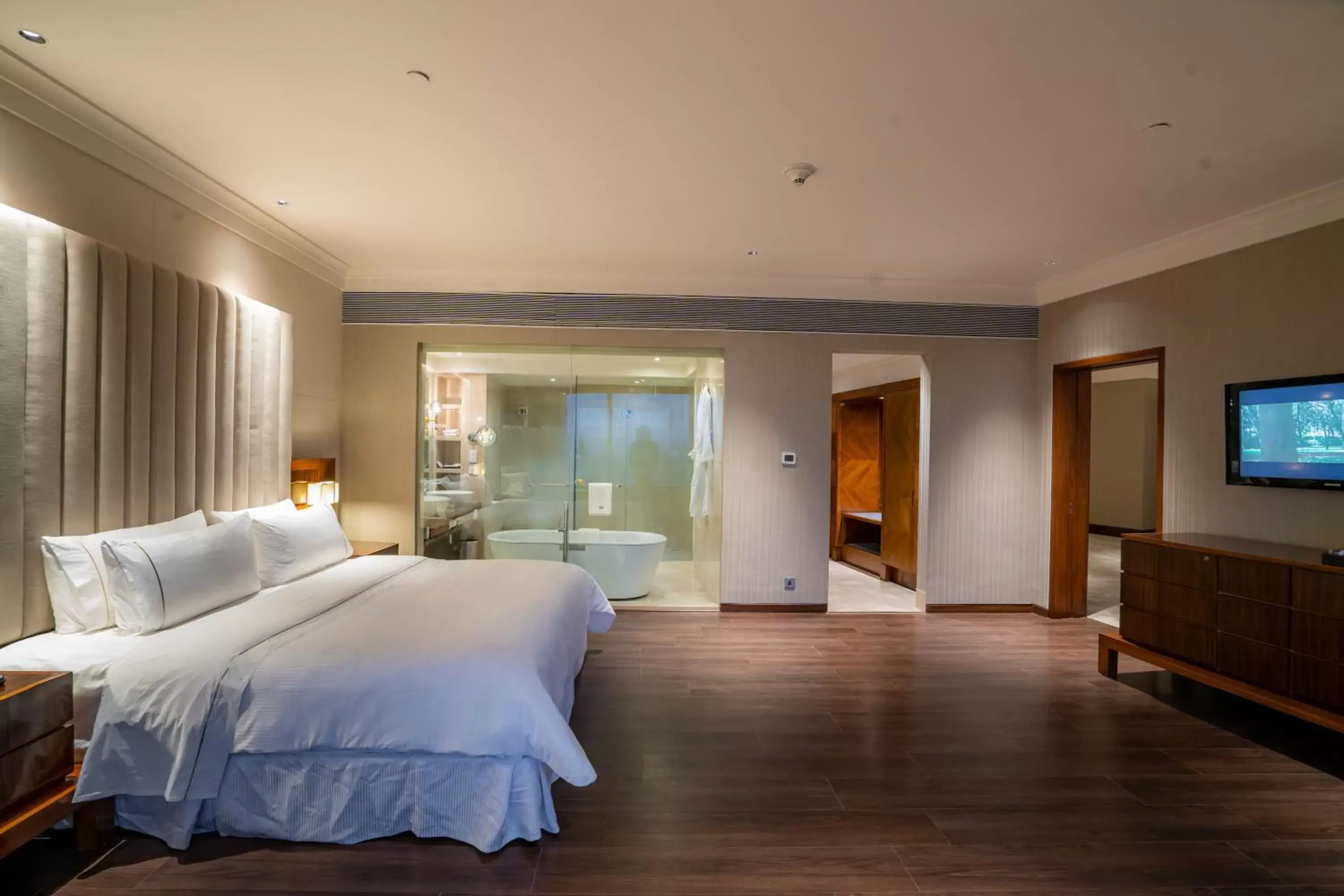 1 King Bed, Executive Lounge Access, Large Private Terrace, Terrace Suite - single occupancy in The Westin Pune Koregaon Park 1 King Bed, Executive Lounge Access, Large Private Terrace, Terrace Suite - single occupancy in The Westin Pune Koregaon Park