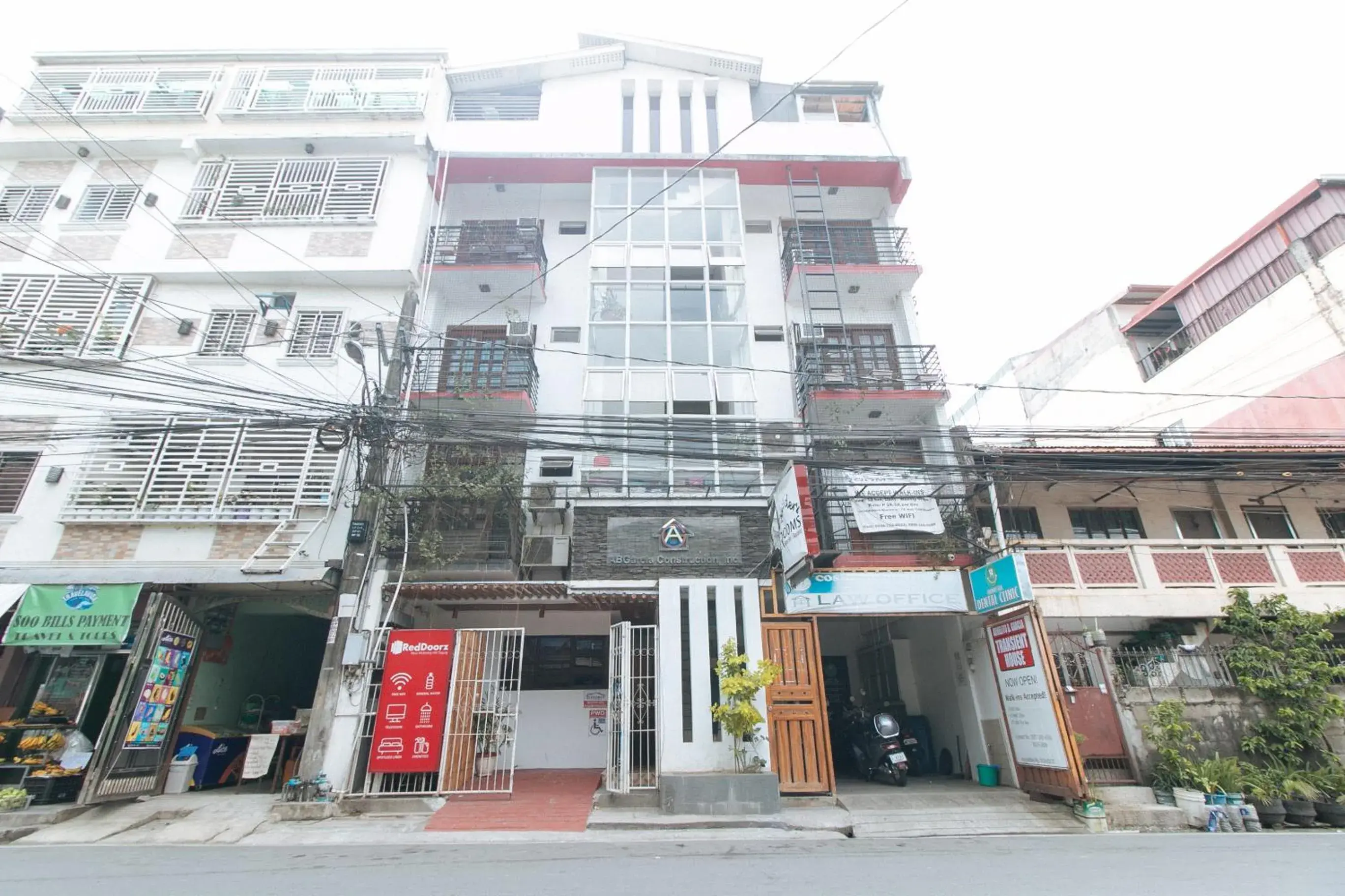 RedDoorz at DBuilders Rooms Ph1 Taguig RedDoorz at DBuilders Rooms Ph1 Taguig