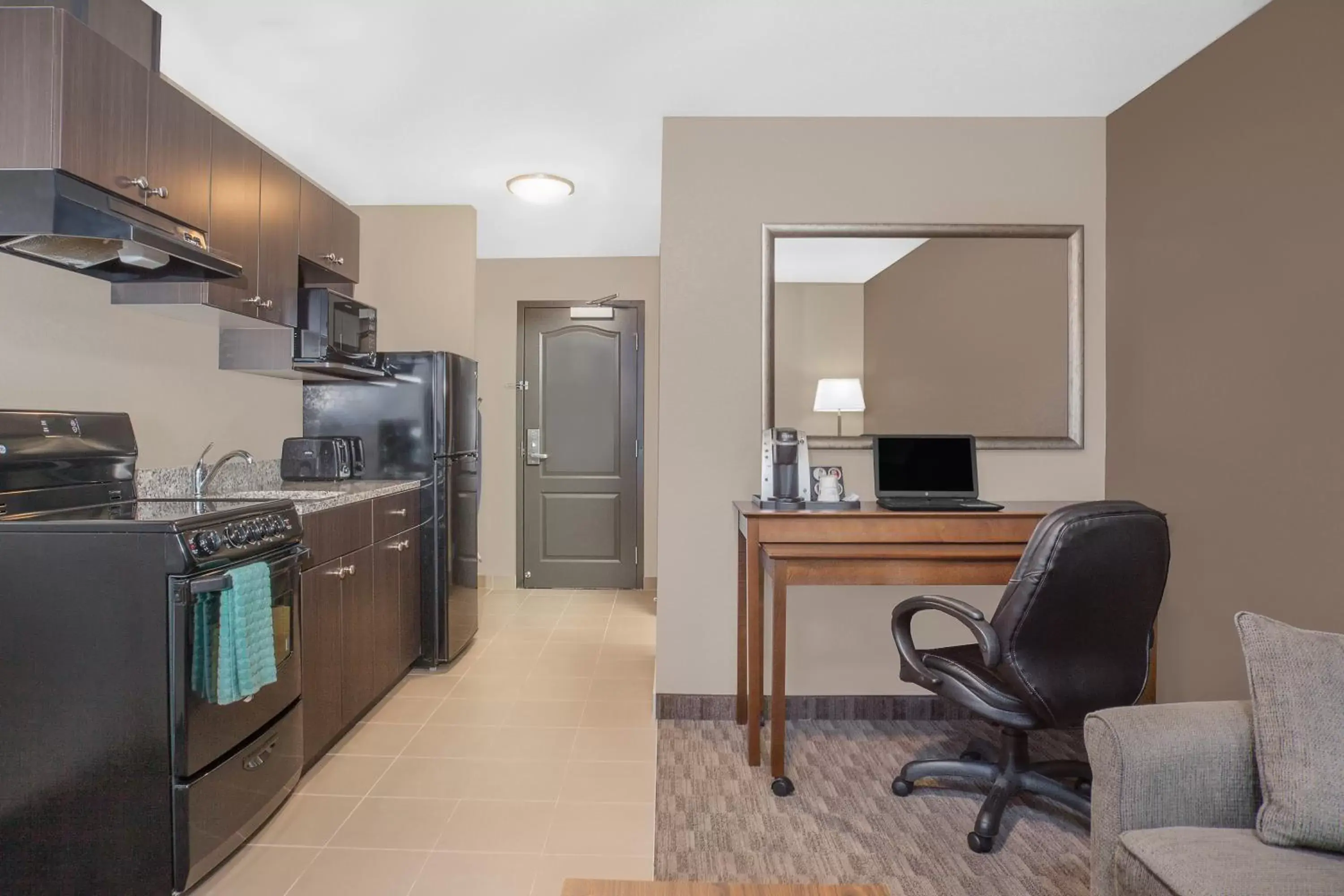 Standard King Studio - single occupancy - Non-Smoking in Super 8 by Wyndham Athabasca AB Standard King Studio - single occupancy - Non-Smoking in Super 8 by Wyndham Athabasca AB