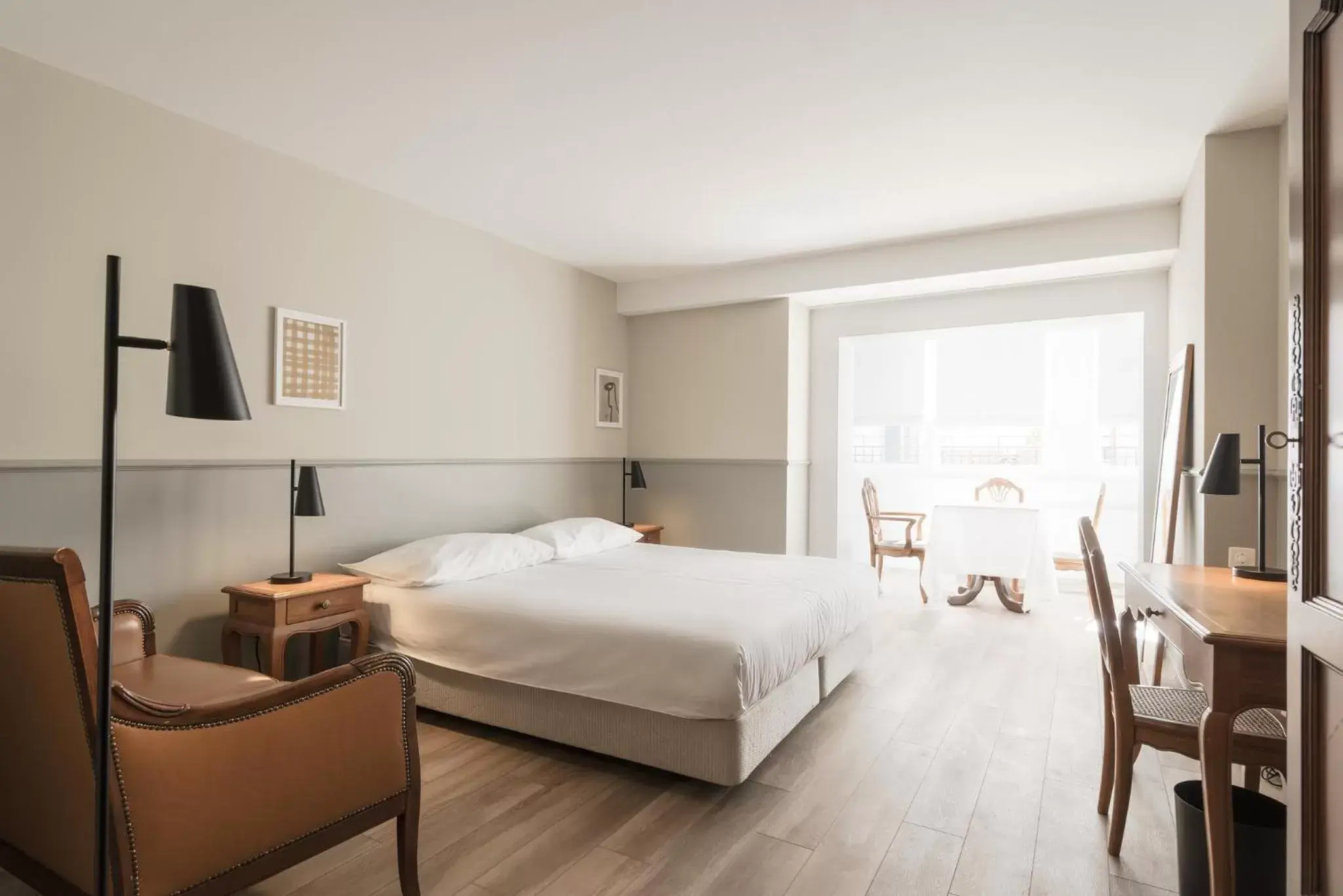 Junior Suite in Hôtel de la Couronne Junior Suite in Hôtel de la Couronne