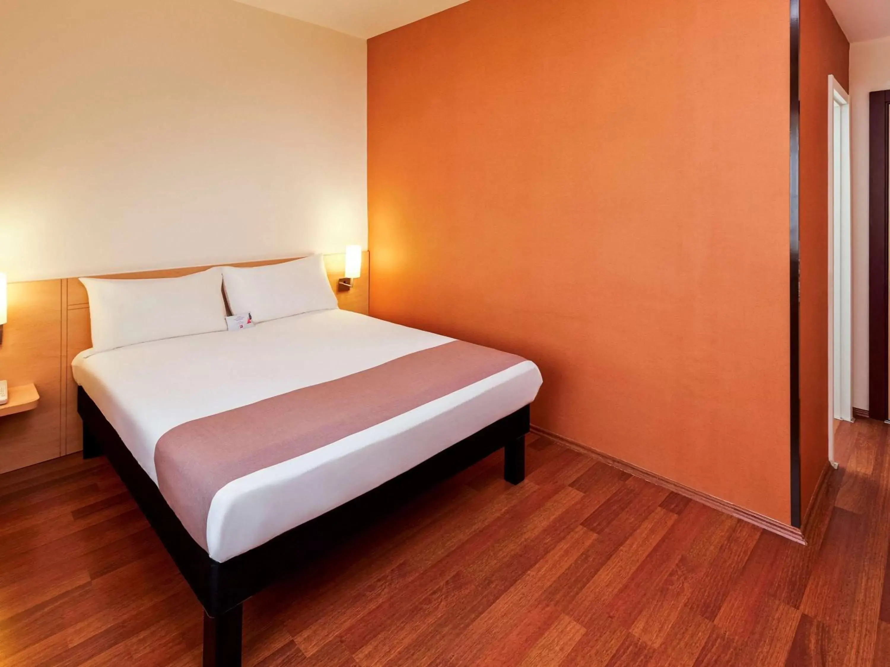 Standard Room with One Double Bed in Ibis Eskisehir Standard Room with One Double Bed in Ibis Eskisehir