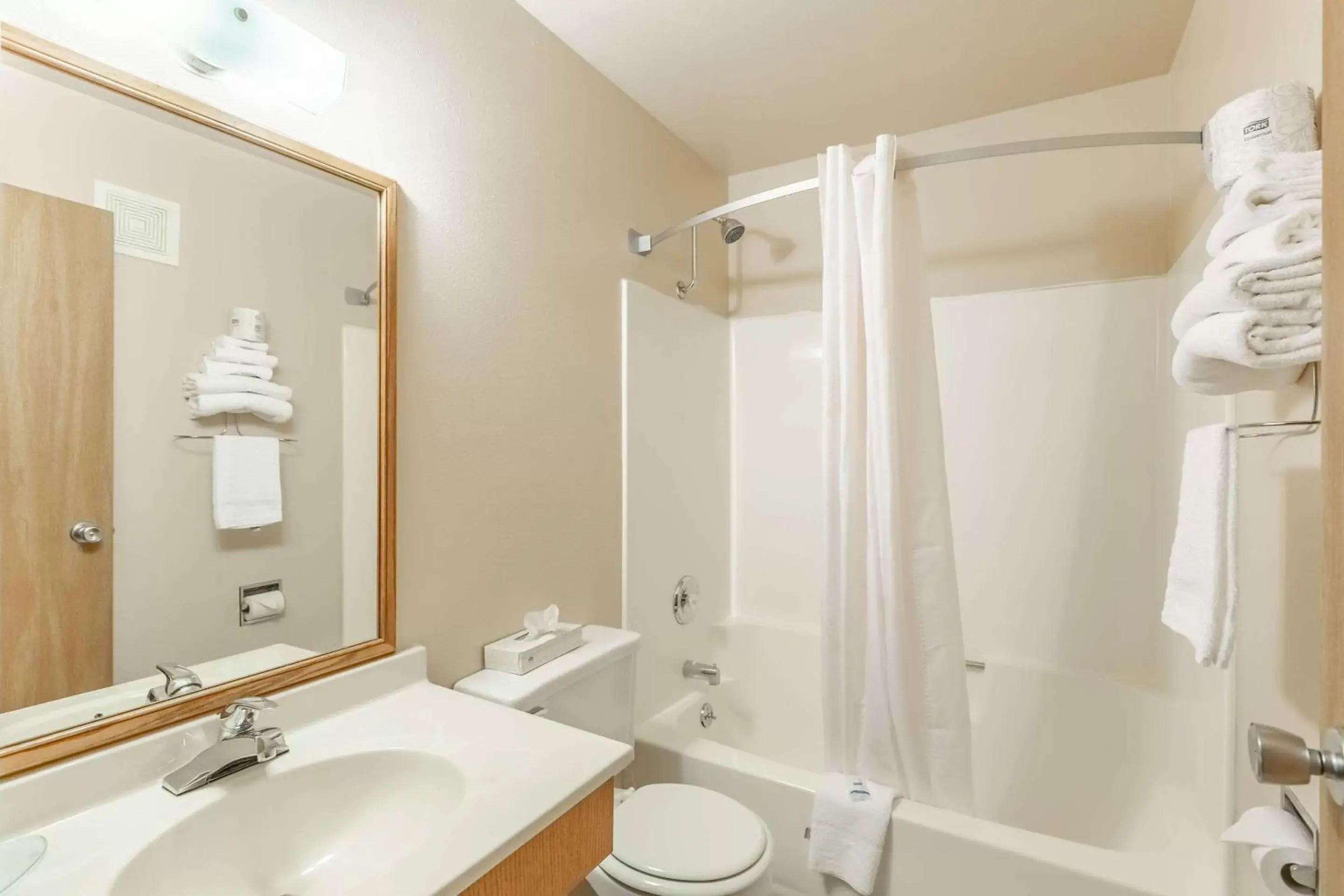 Double Room with Two Double Beds - Non-Smoking in Rodeway Inn Double Room with Two Double Beds - Non-Smoking in Rodeway Inn