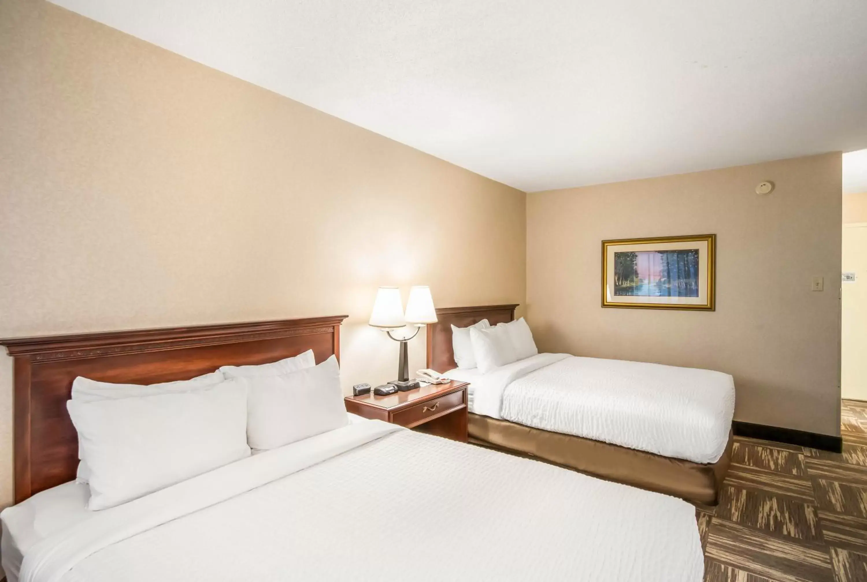 Double Room with Two Double Beds and Roll-In Shower - Accessible/Non-Smoking in Clarion Inn Grand Junction Airport Double Room with Two Double Beds and Roll-In Shower - Accessible/Non-Smoking in Clarion Inn Grand Junction Airport