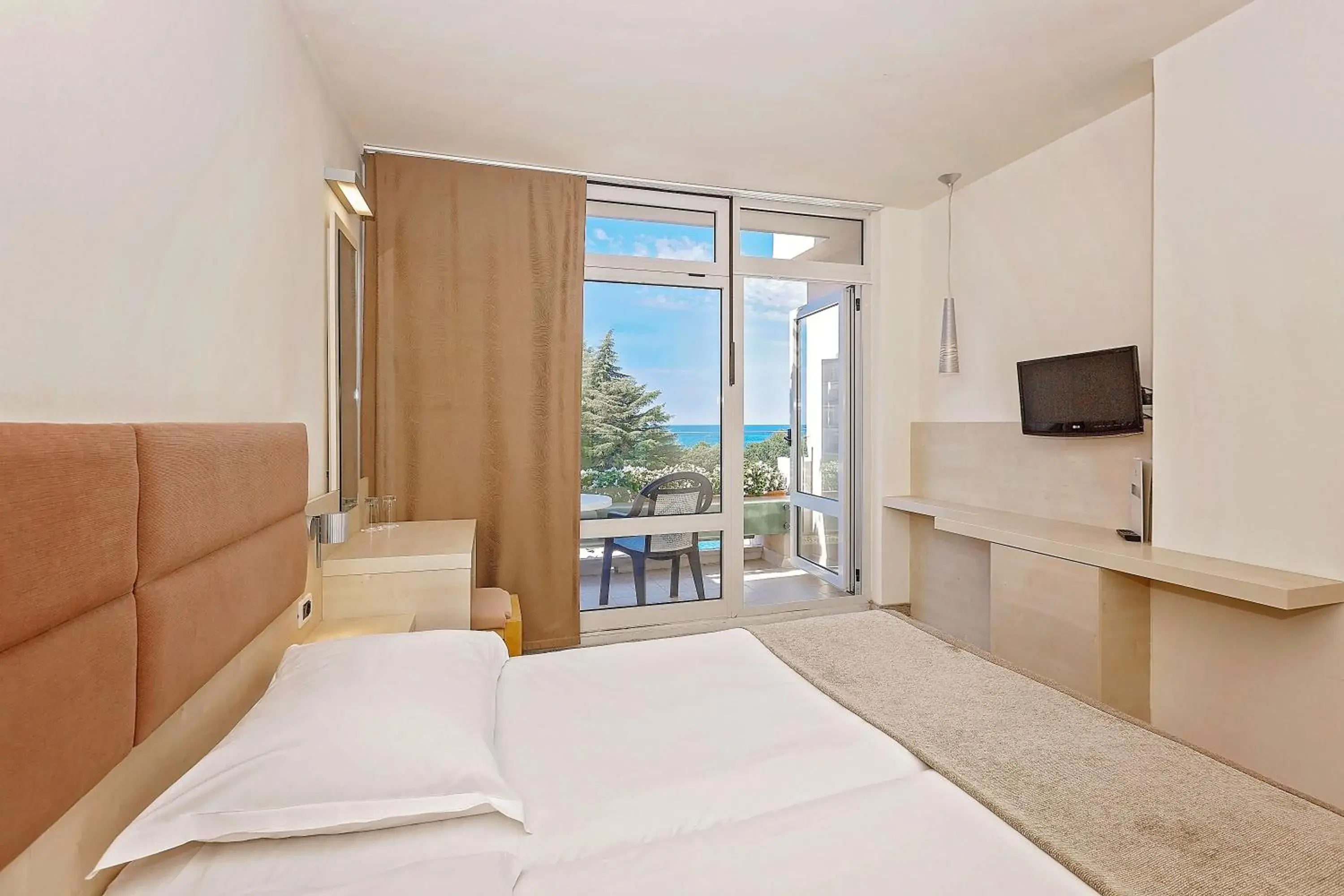 Superior Room with Balcony and Sea View in Hotel Mediteran Plava Laguna Superior Room with Balcony and Sea View in Hotel Mediteran Plava Laguna