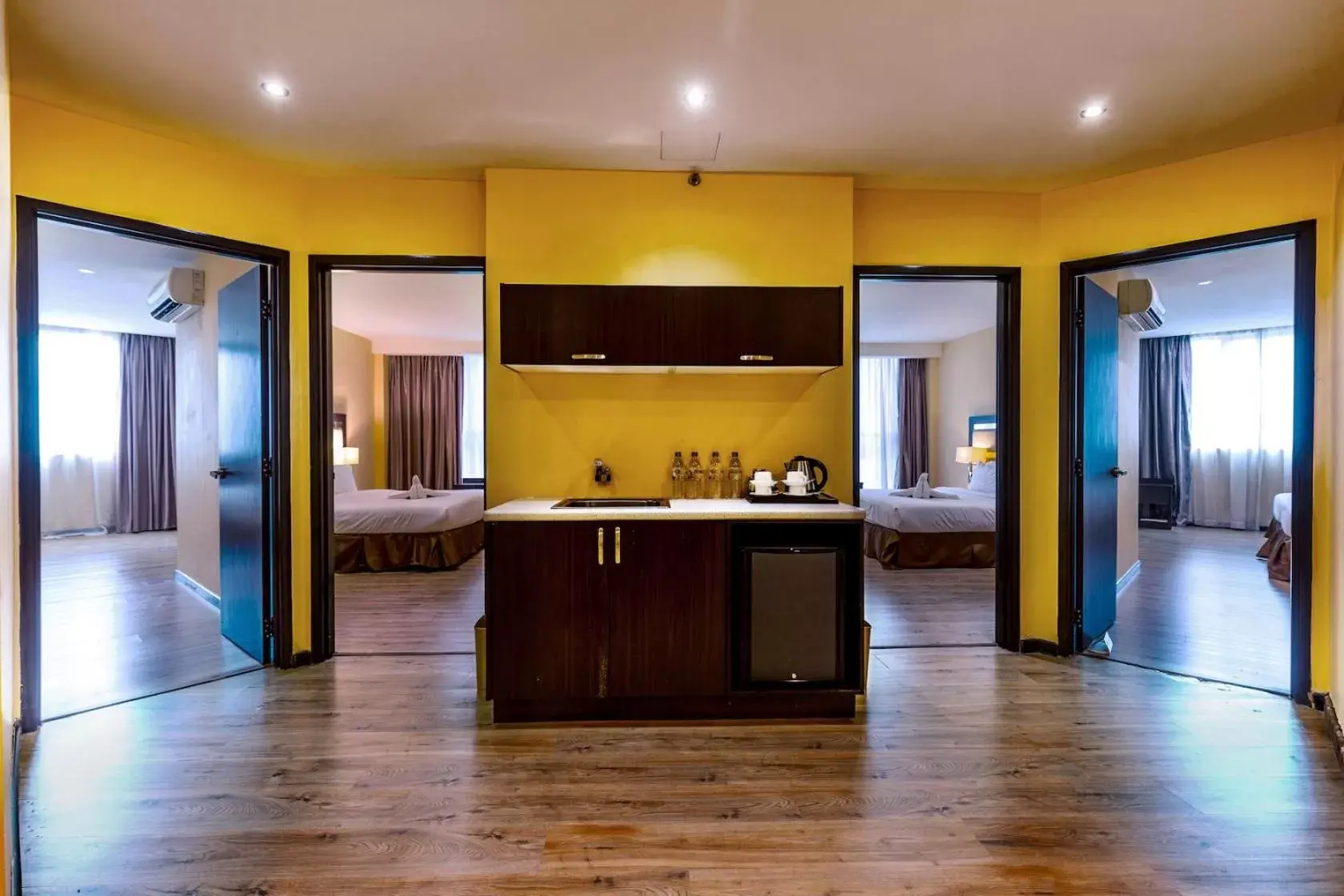 Four-Bedroom Suite in Ixora Hotel Penang Four-Bedroom Suite in Ixora Hotel Penang