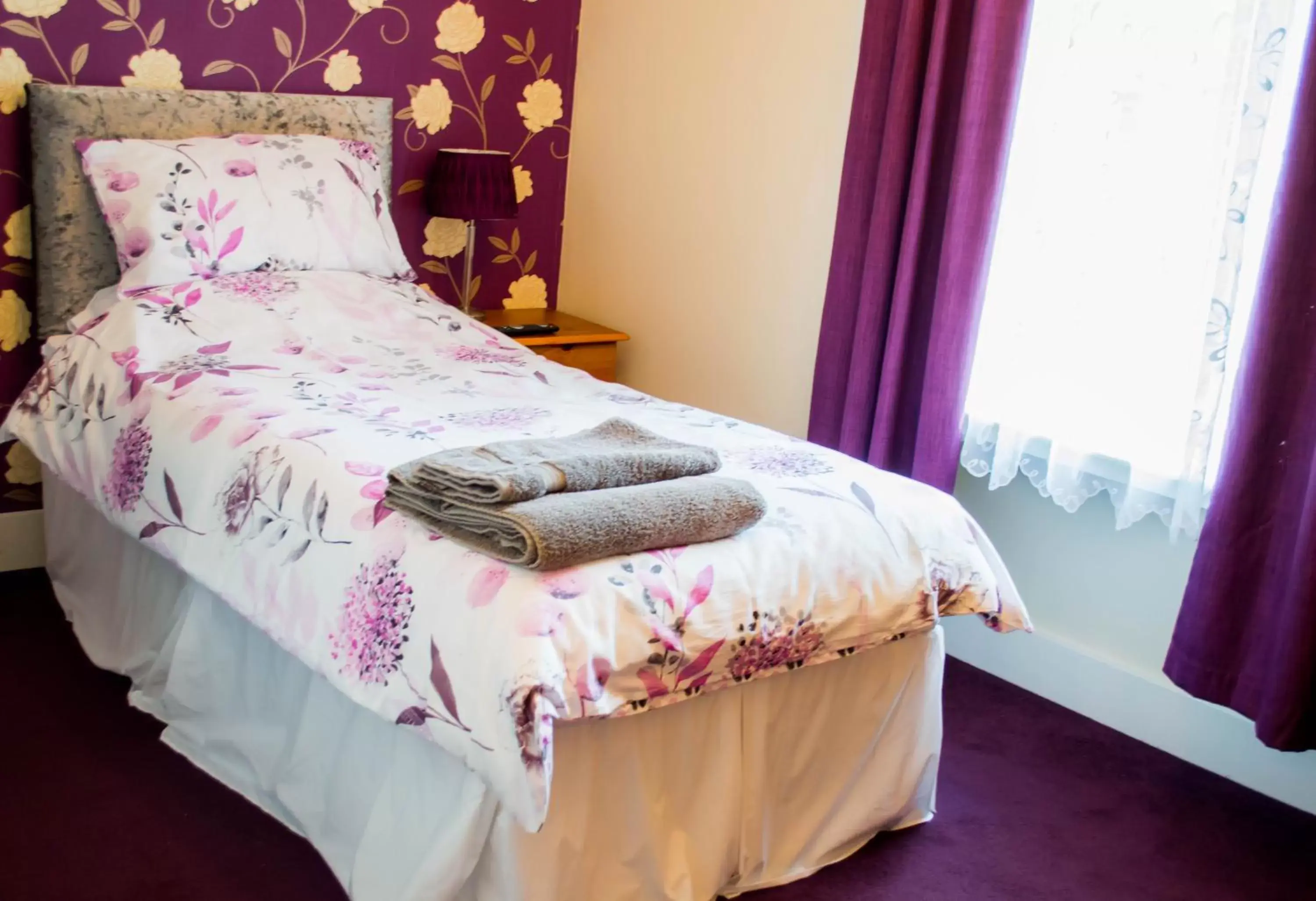 Single Room with Shower - single occupancy in Aden House Bed And Breakfast Single Room with Shower - single occupancy in Aden House Bed And Breakfast