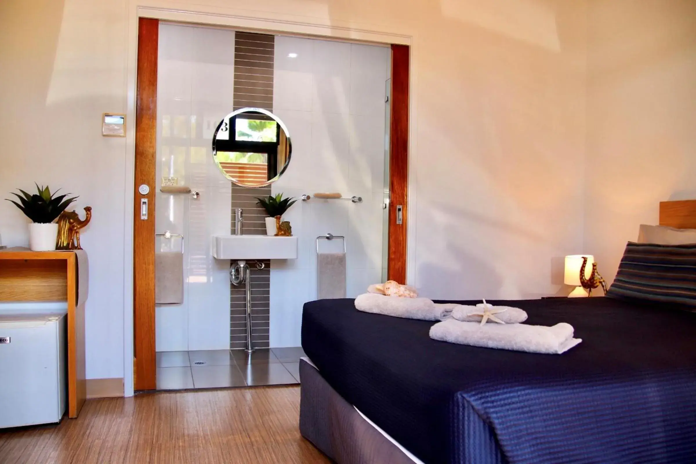 Double Room with Private Bathroom in Beaches of Broome Double Room with Private Bathroom in Beaches of Broome