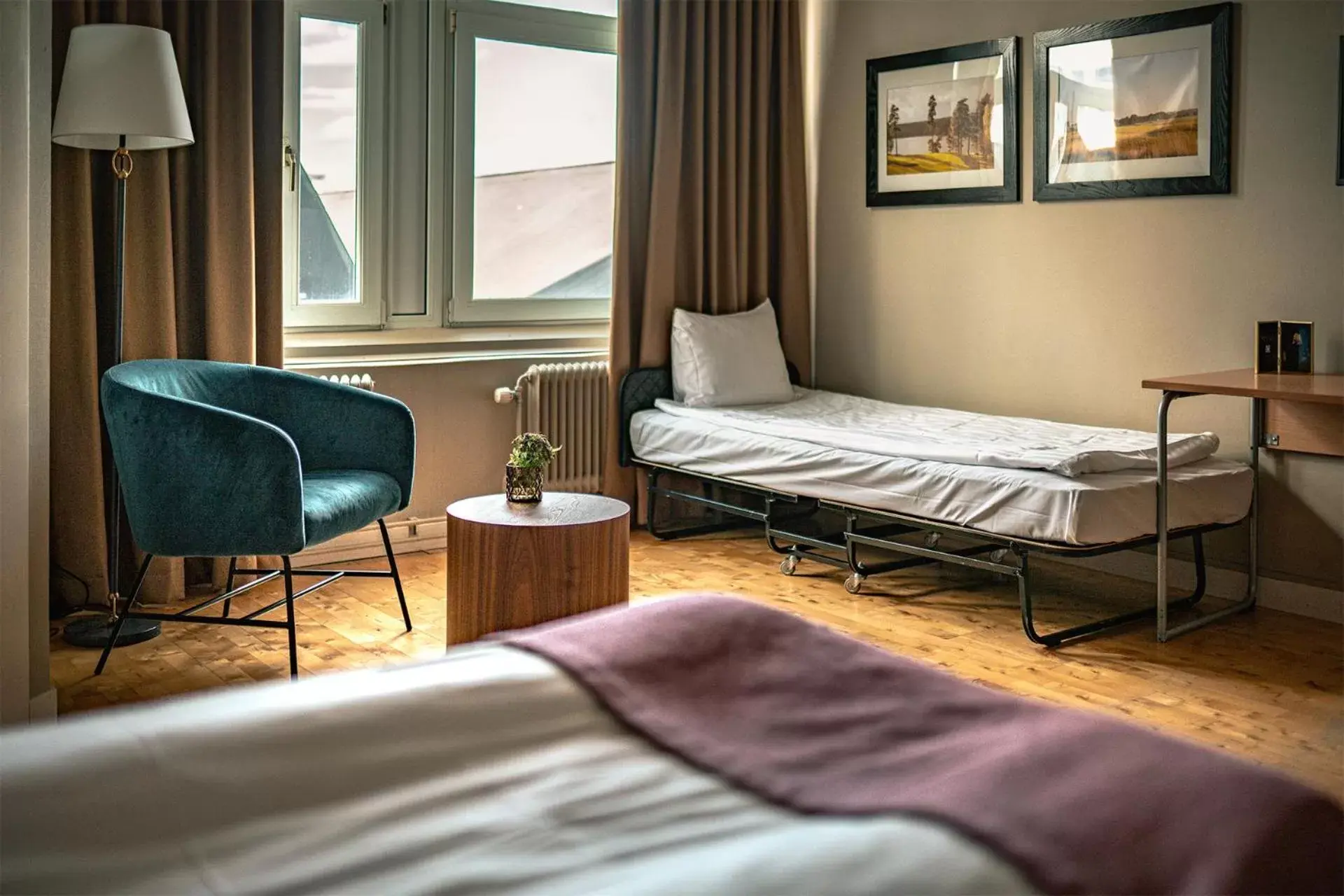 Standard Twin Room in Sunlight Hotel Conference & Spa Standard Twin Room in Sunlight Hotel Conference & Spa