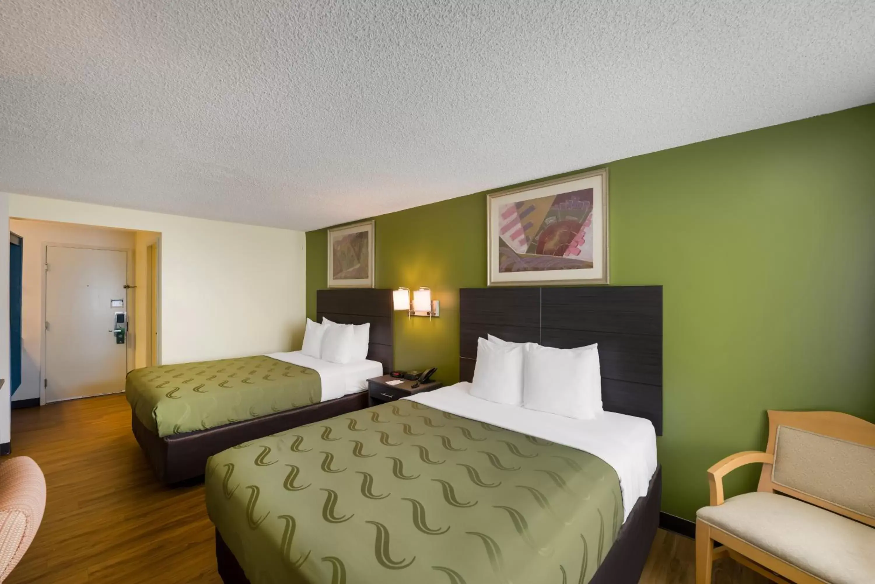 Queen Room with Two Queen Beds in Quality Inn SeaTac Airport-Seattle Queen Room with Two Queen Beds in Quality Inn SeaTac Airport-Seattle