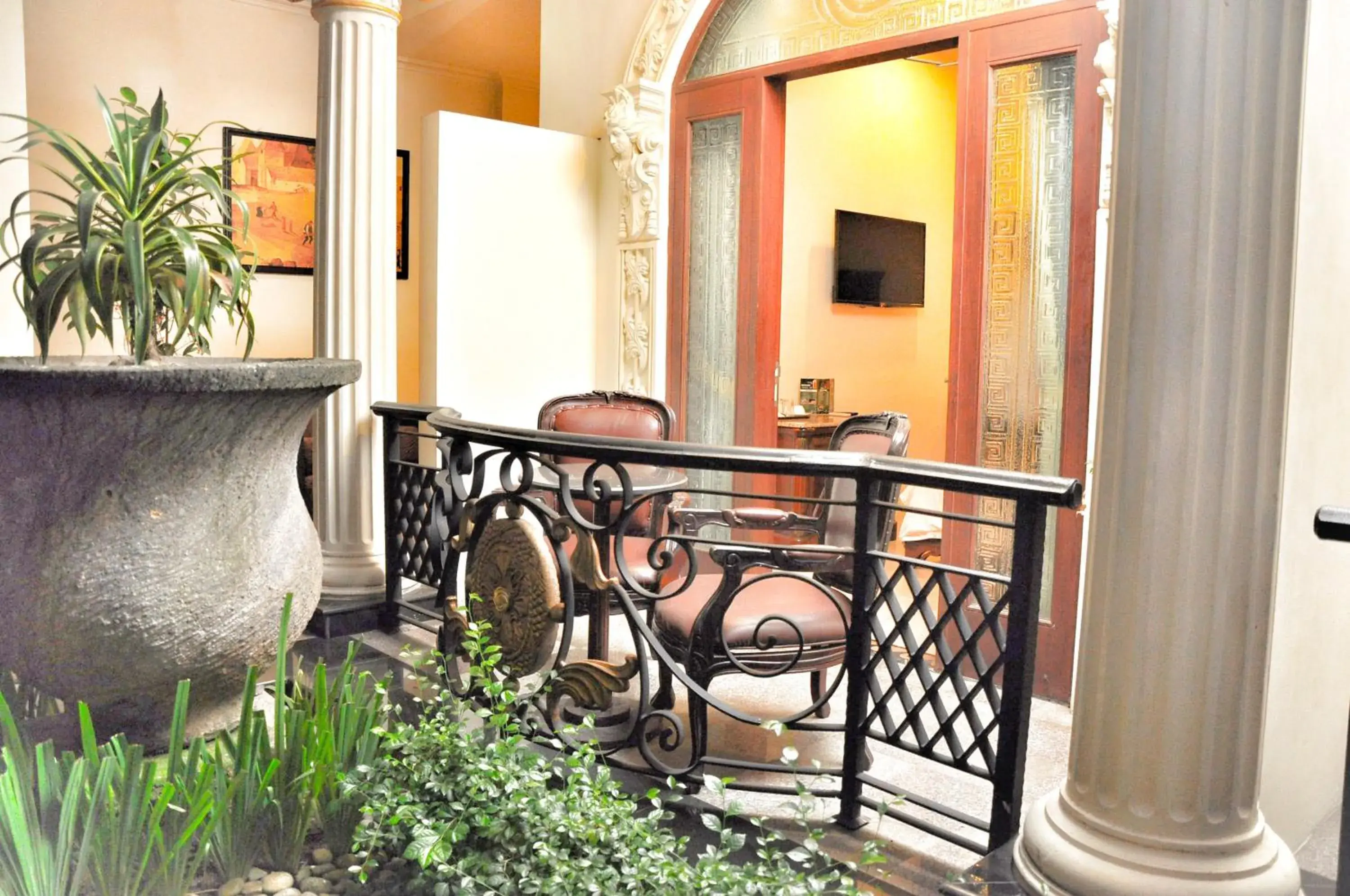 Executive Double or Twin Room in The Grand Palace Hotel Malang Executive Double or Twin Room in The Grand Palace Hotel Malang