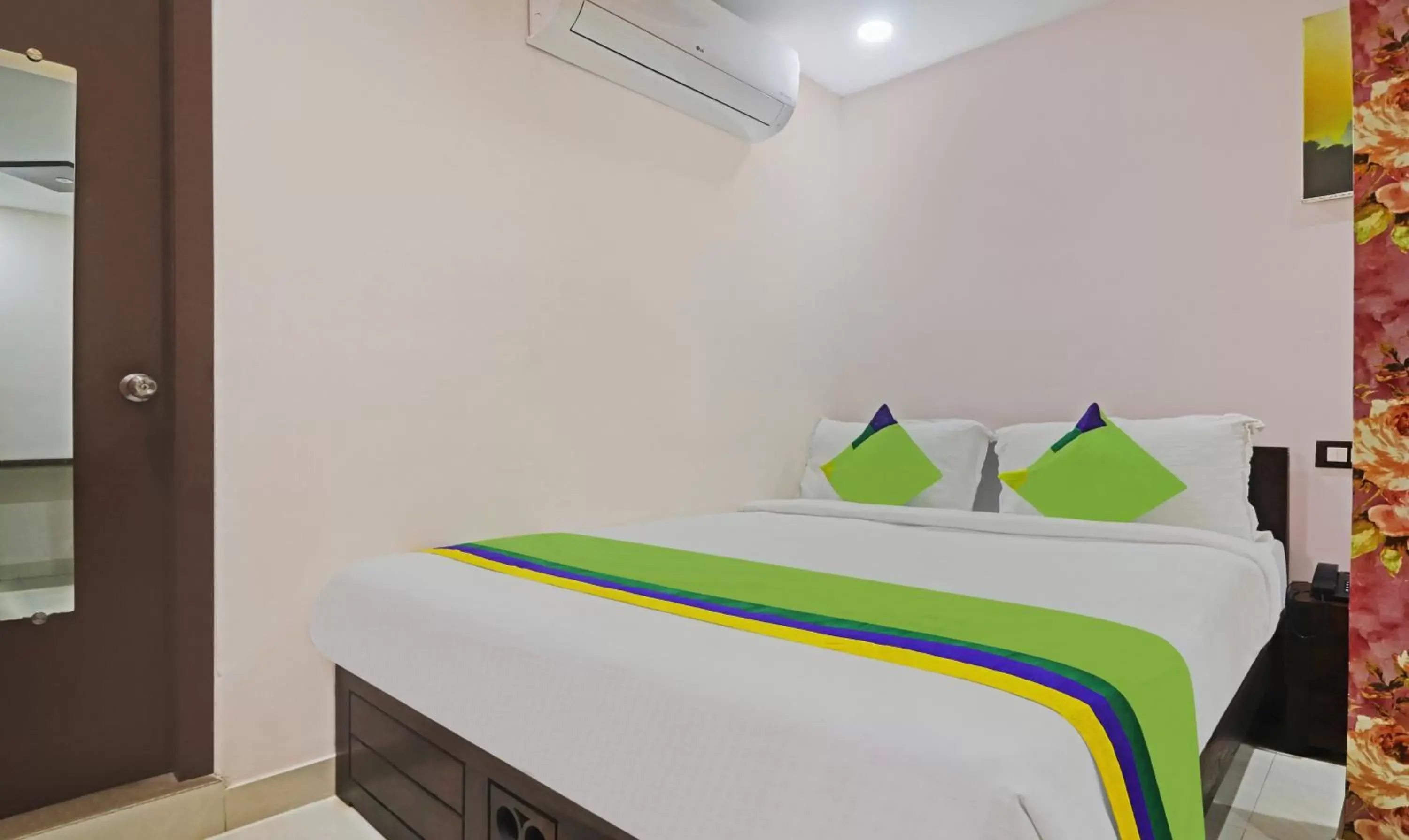 Itsy Hotels J A Royal Suites Manikonda Itsy Hotels J A Royal Suites Manikonda