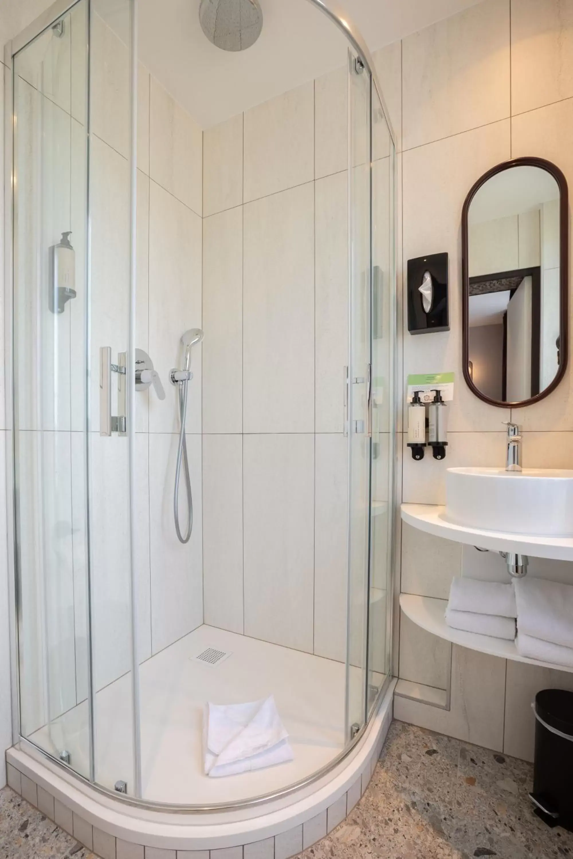 Single Room in Hôtel Prince Albert Gare de Lyon Ex Concordia Single Room in Hôtel Prince Albert Gare de Lyon Ex Concordia