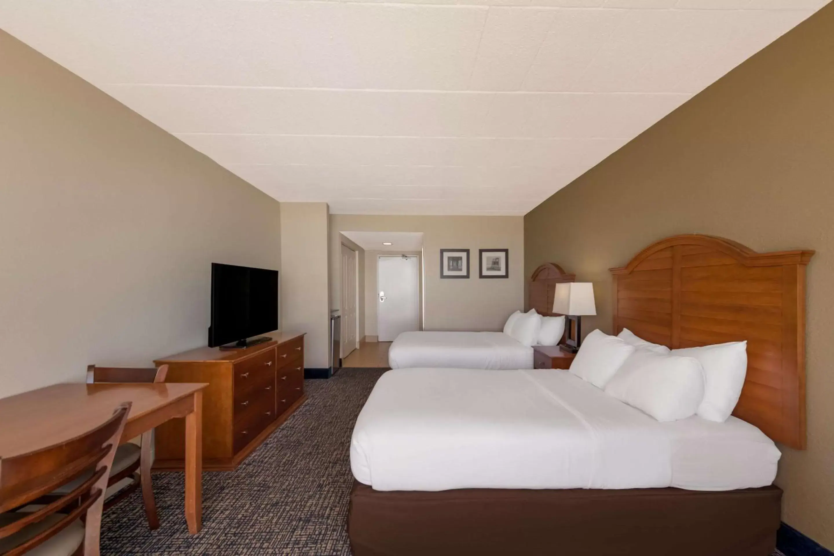 Room with Two Double Beds with Ocean View in Comfort Inn South Oceanfront Room with Two Double Beds with Ocean View in Comfort Inn South Oceanfront