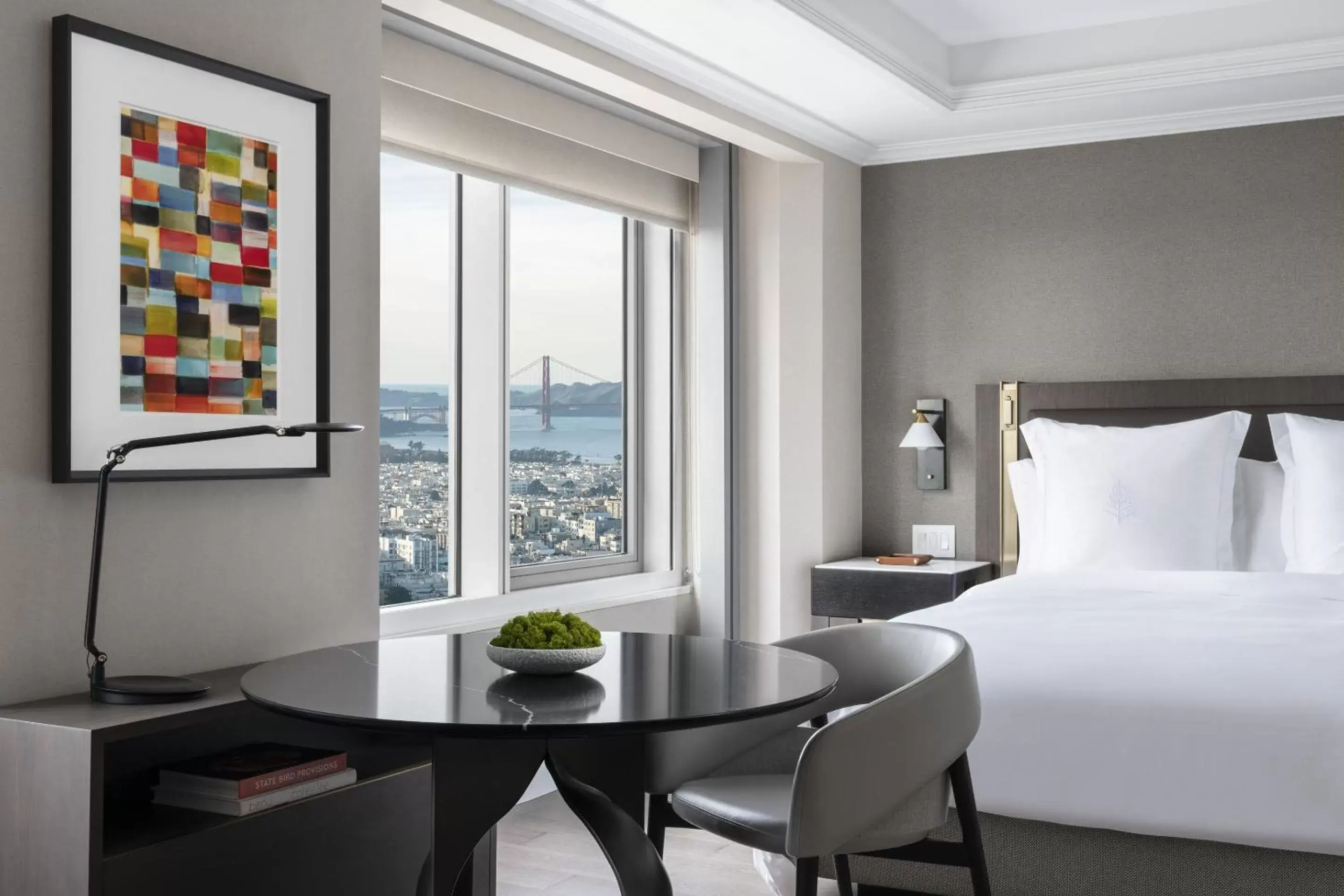 Premier King Room with Bridge View in Four Seasons Hotel San Francisco at Embarcadero Premier King Room with Bridge View in Four Seasons Hotel San Francisco at Embarcadero