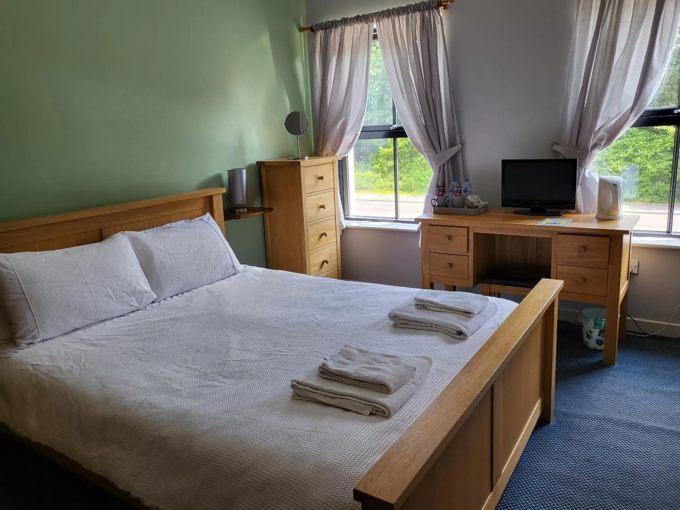 Bedroom, Bed in The Lamb and Flag Bedroom, Bed in The Lamb and Flag