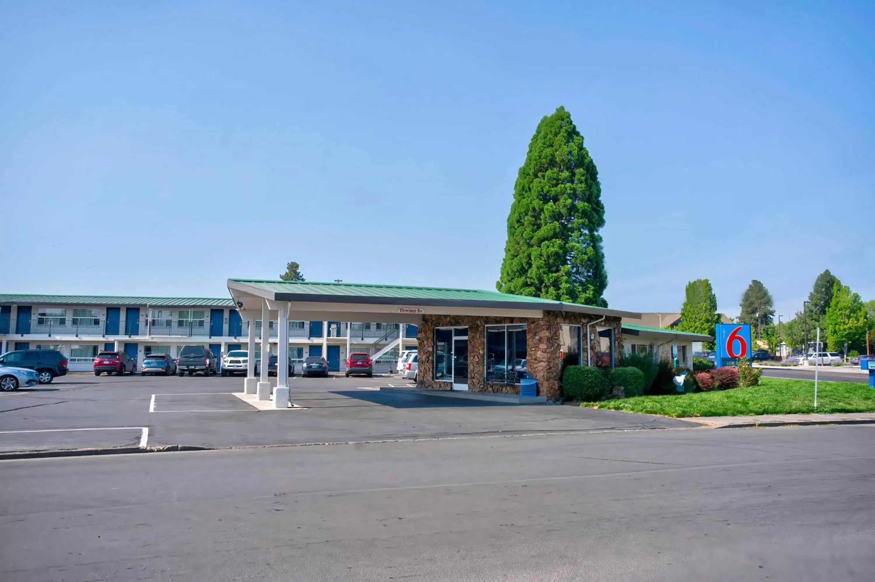 Motel 6-Bend, OR Motel 6-Bend, OR
