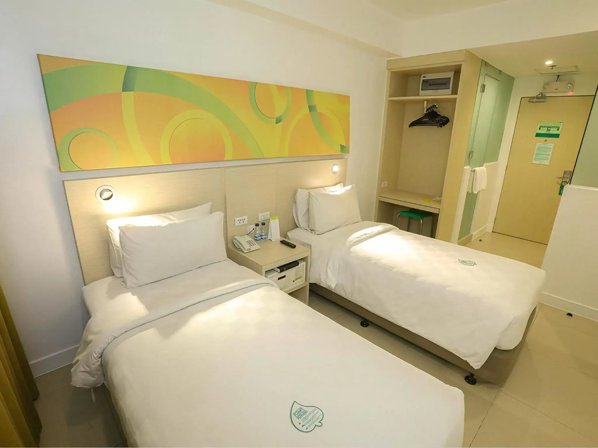 Standard Twin Room in Go Hotels Timog Standard Twin Room in Go Hotels Timog