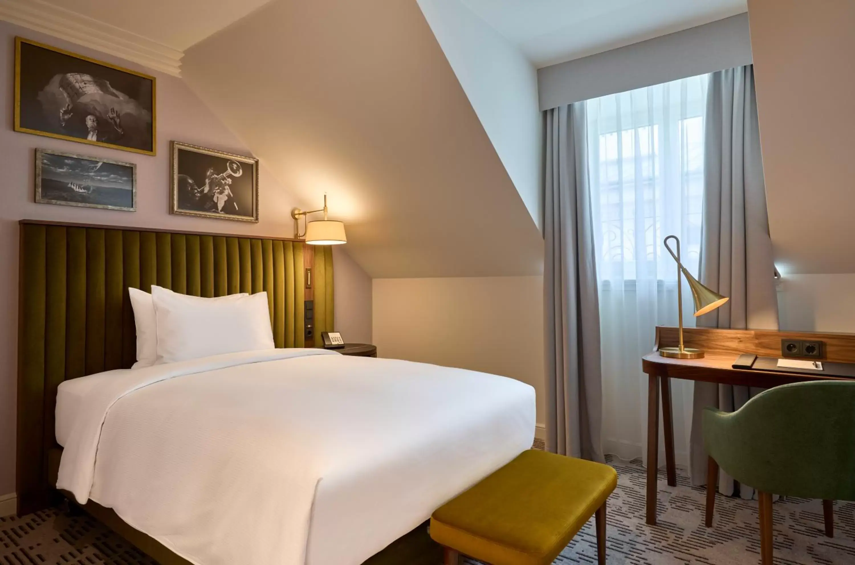 Double Room in Hotel Saski Krakow Curio Collection by Hilton Double Room in Hotel Saski Krakow Curio Collection by Hilton