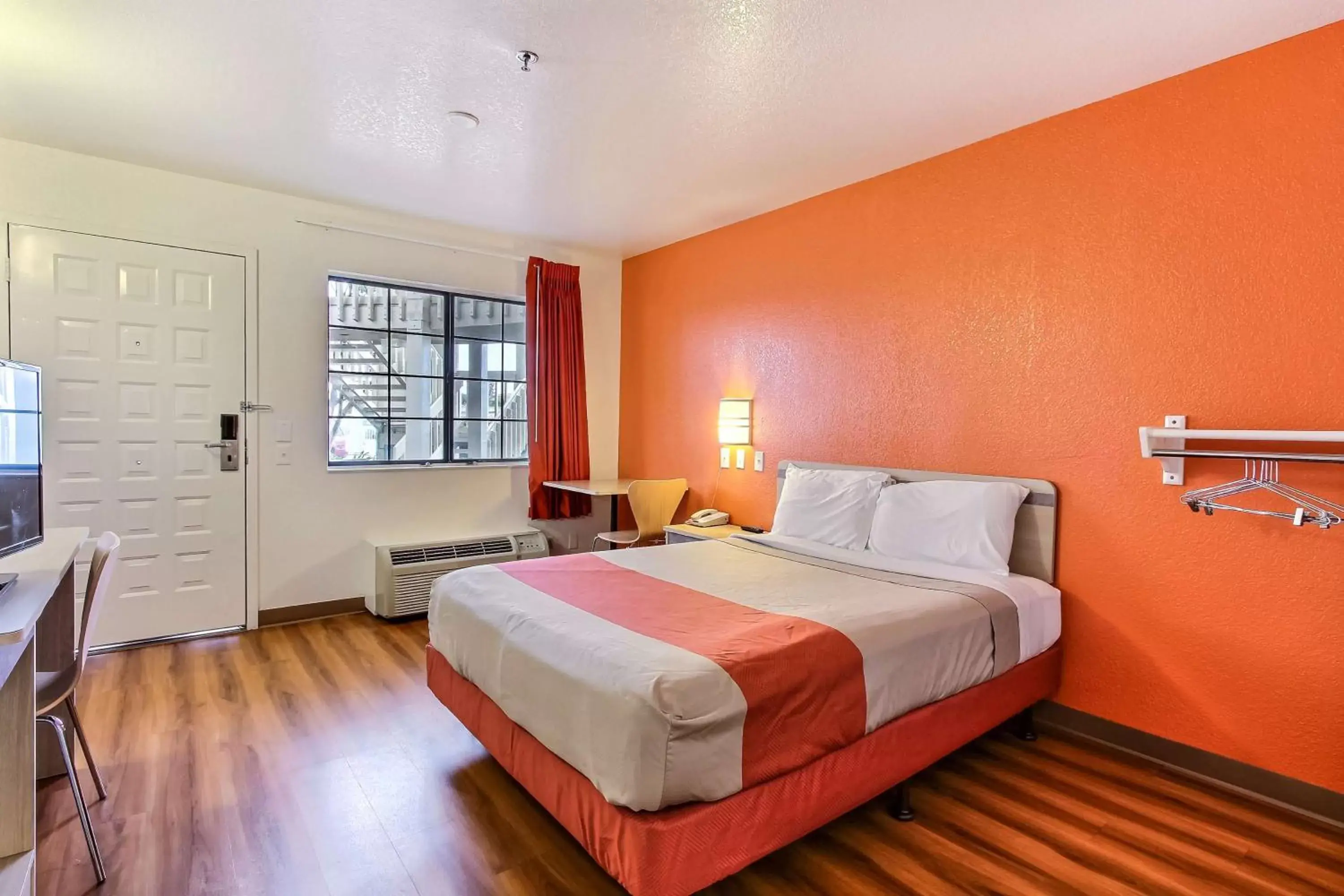 Queen Room in Motel 6-Salinas, CA - North Monterey Area Queen Room in Motel 6-Salinas, CA - North Monterey Area