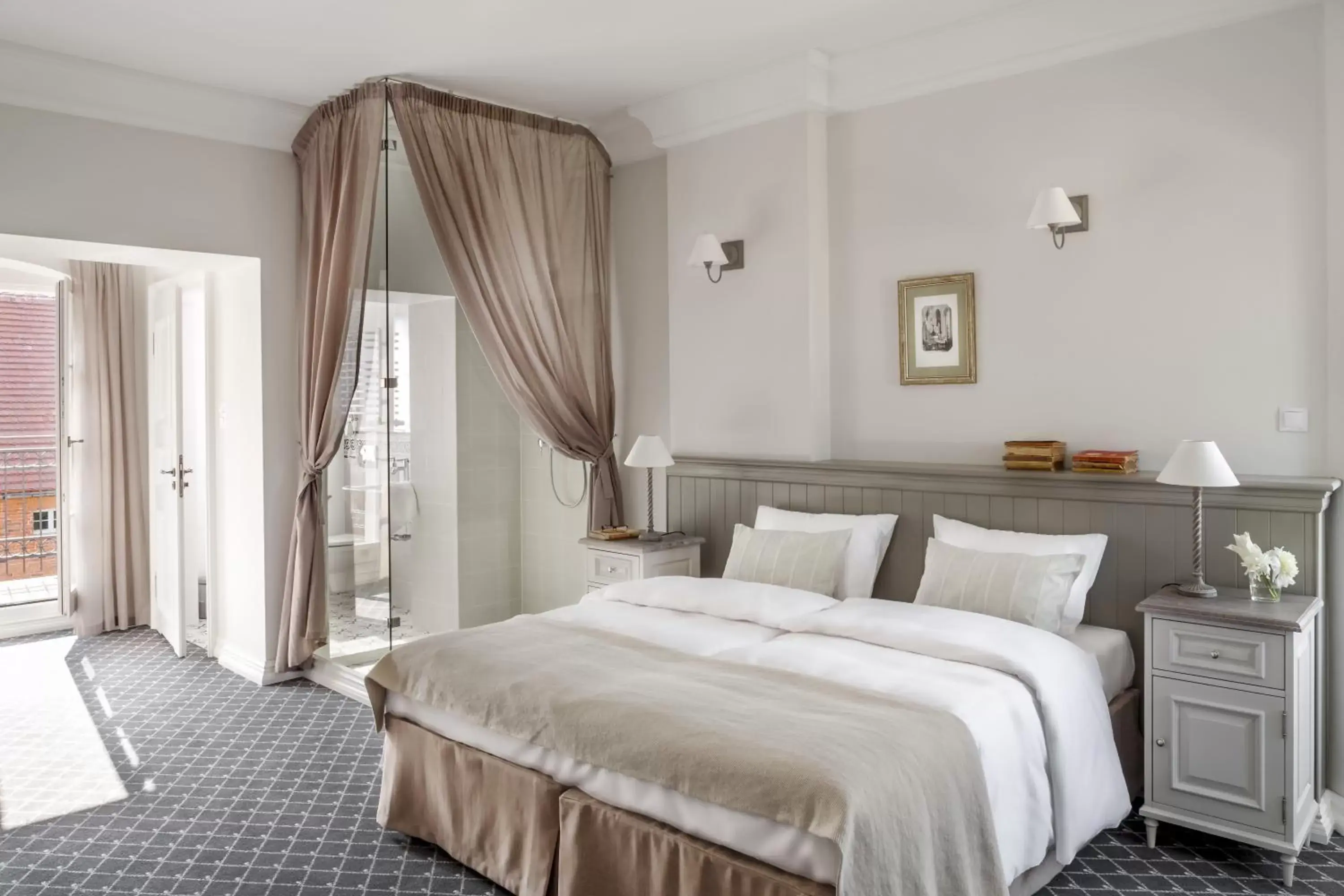 Deluxe Double Room with Balcony in Pałac Kamieniec Deluxe Double Room with Balcony in Pałac Kamieniec