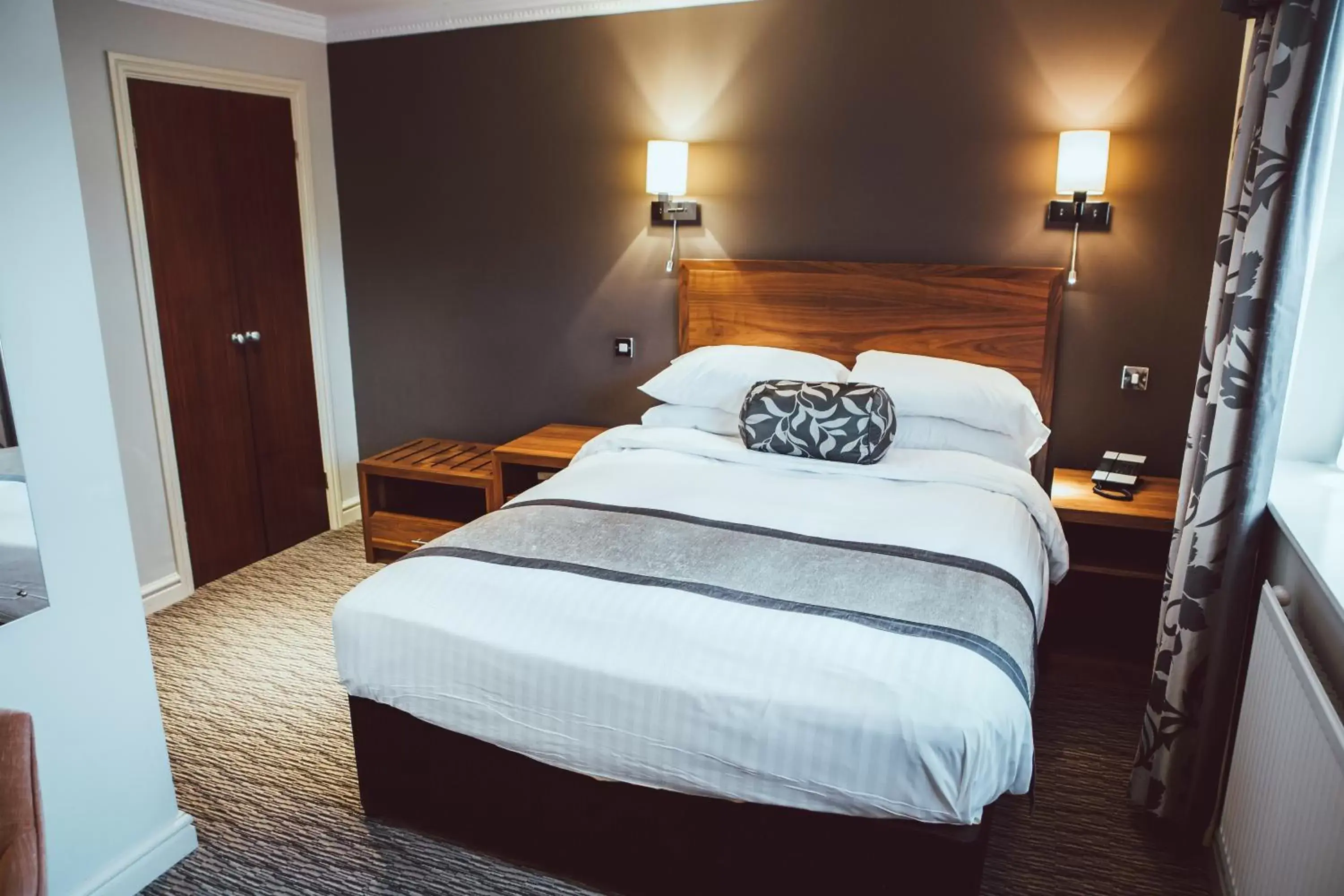 Lodge Double Room in Royal Oak Hotel Lodge Double Room in Royal Oak Hotel