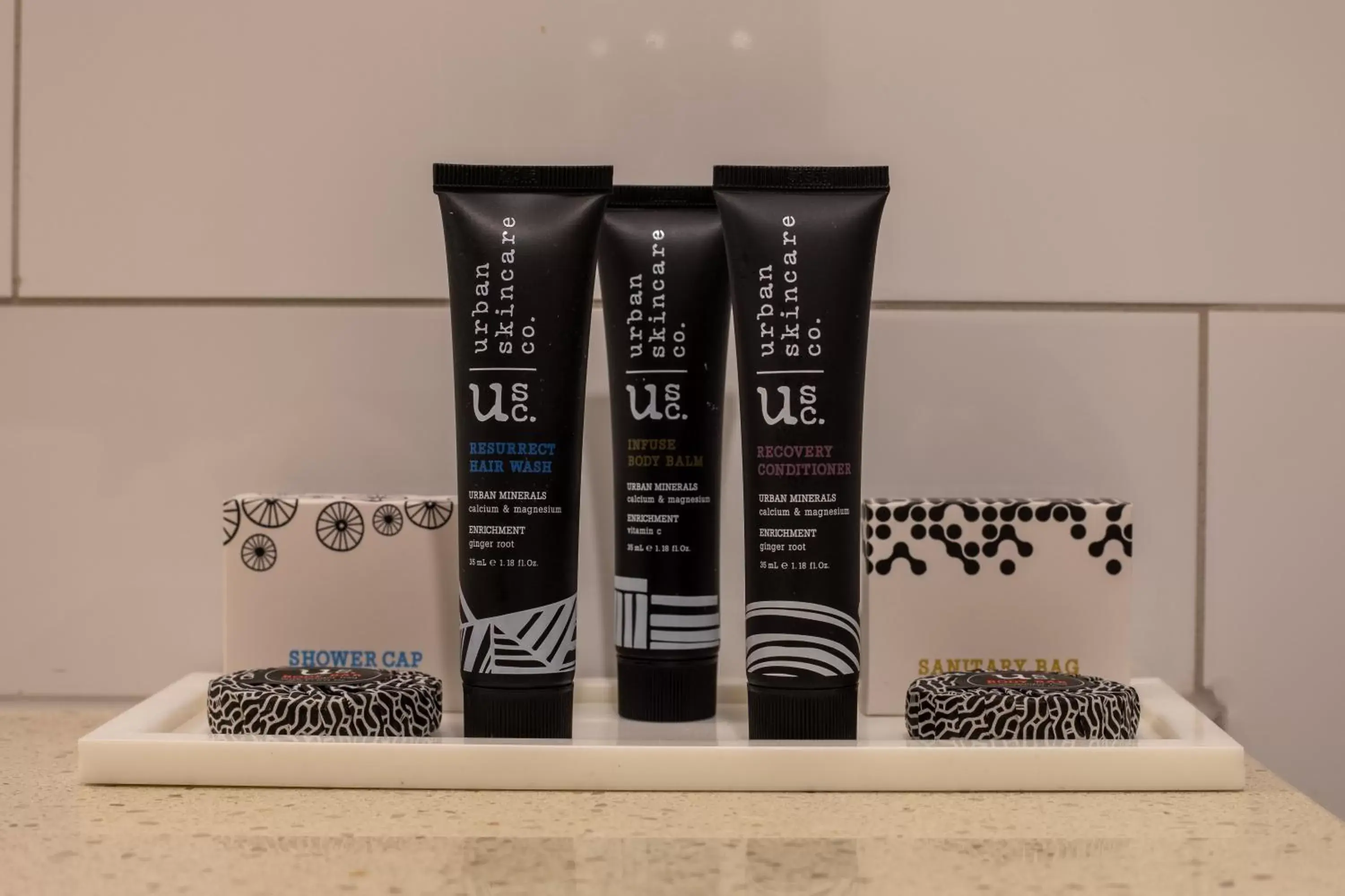 Family Suite with One King Bed and One Queen Bed in Mantra Gladstone Family Suite with One King Bed and One Queen Bed in Mantra Gladstone