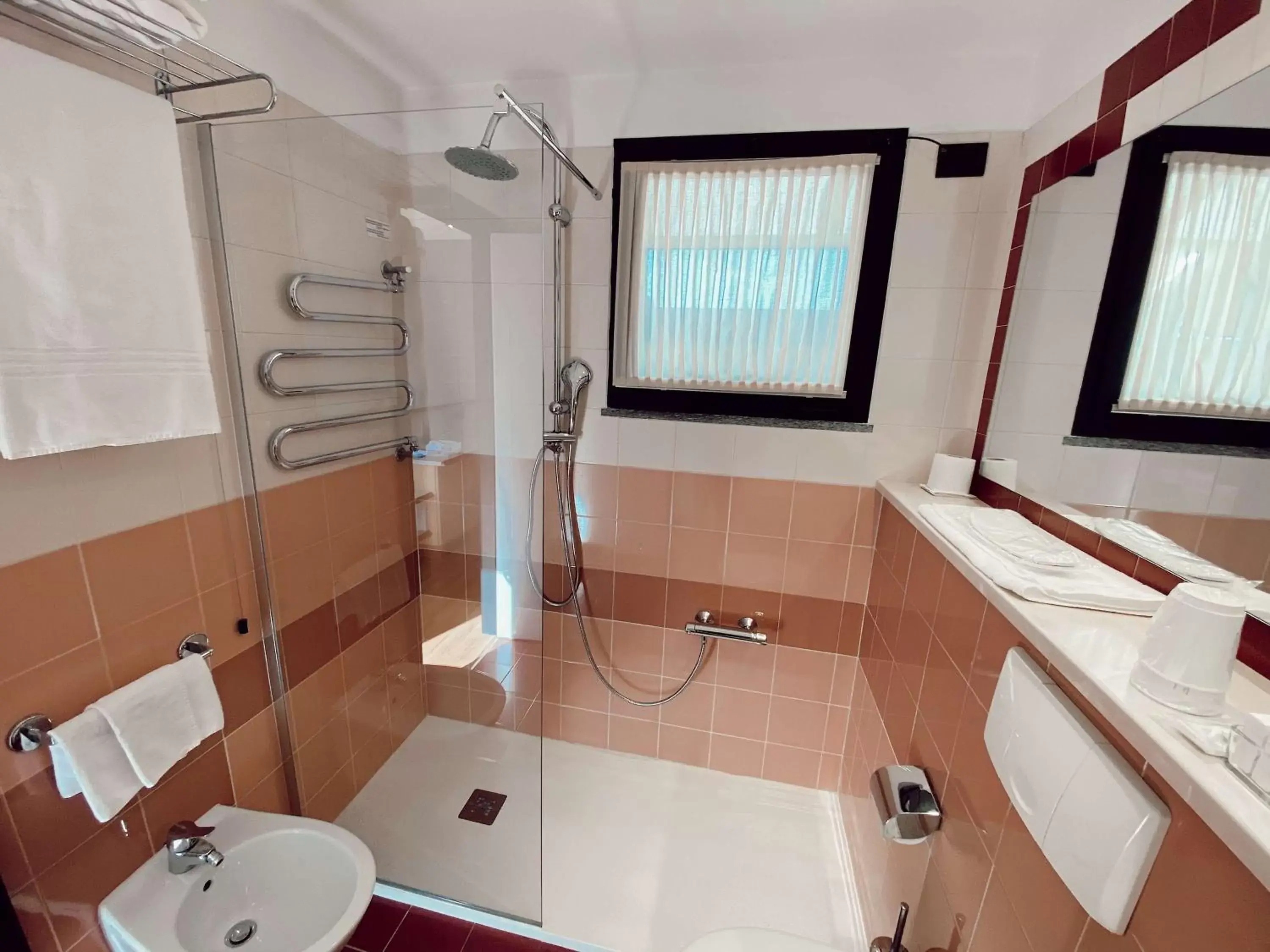 Standard Twin Room in Best Western Hotel Solaf Standard Twin Room in Best Western Hotel Solaf