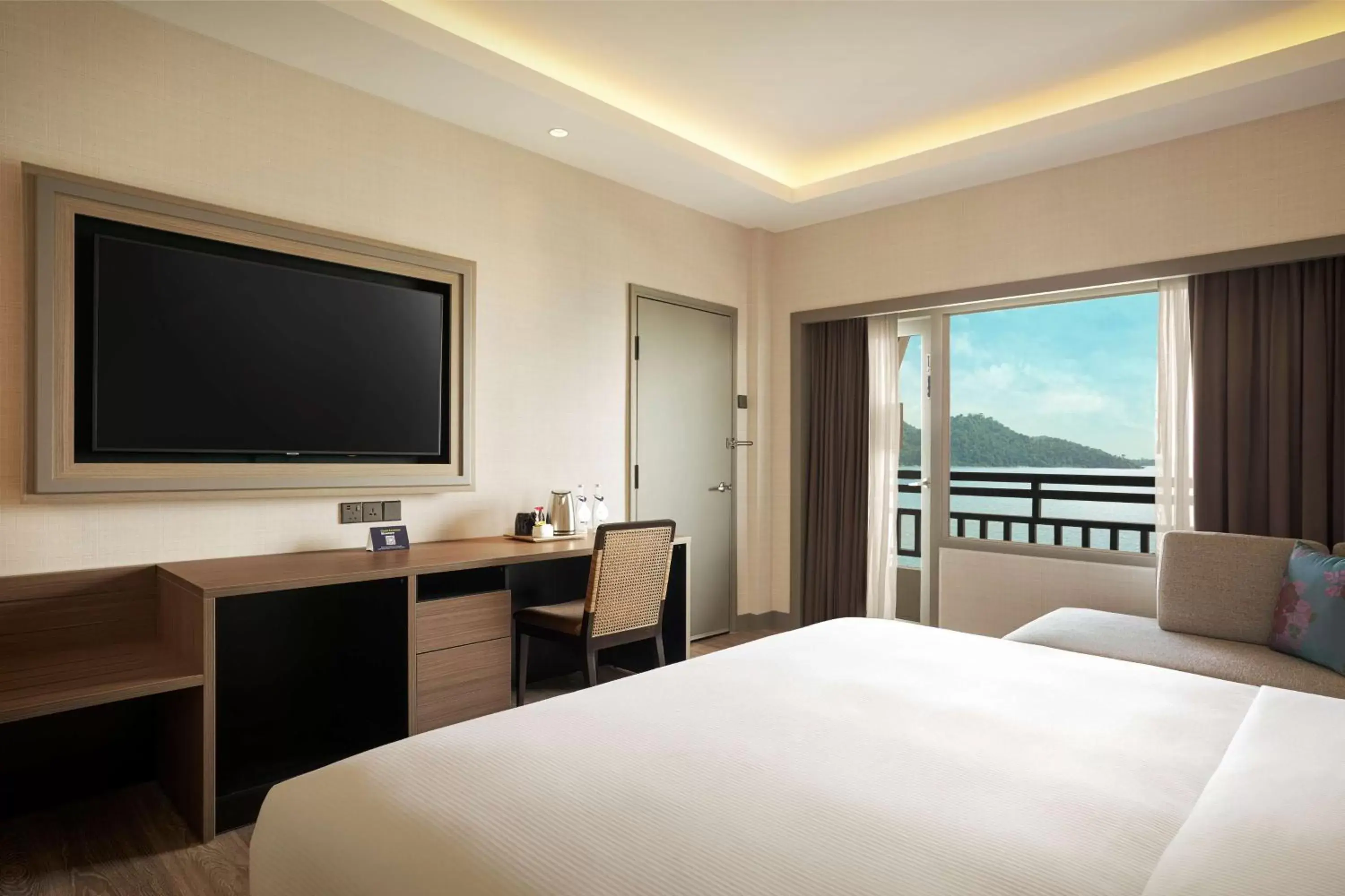 One-Bedroom Family Suite with Sea View in DoubleTree by Hilton Damai Laut One-Bedroom Family Suite with Sea View in DoubleTree by Hilton Damai Laut