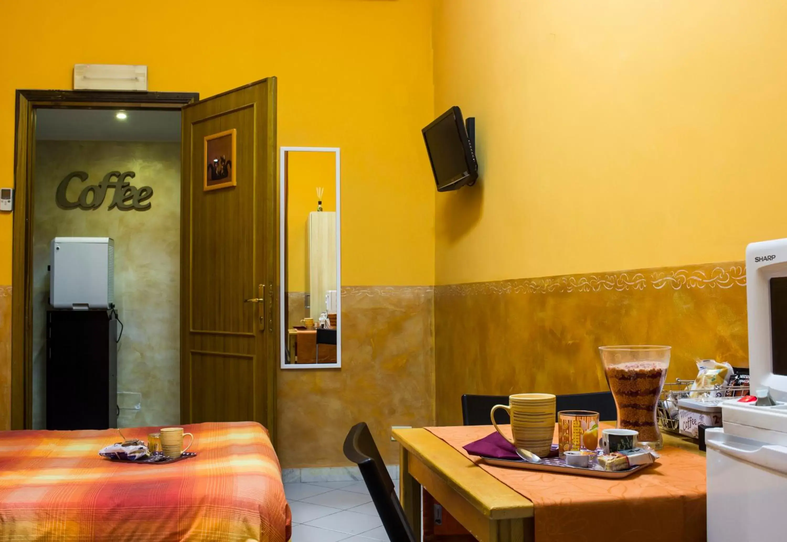 Double Room with Private Bathroom in On The Rainbow B&B Double Room with Private Bathroom in On The Rainbow B&B