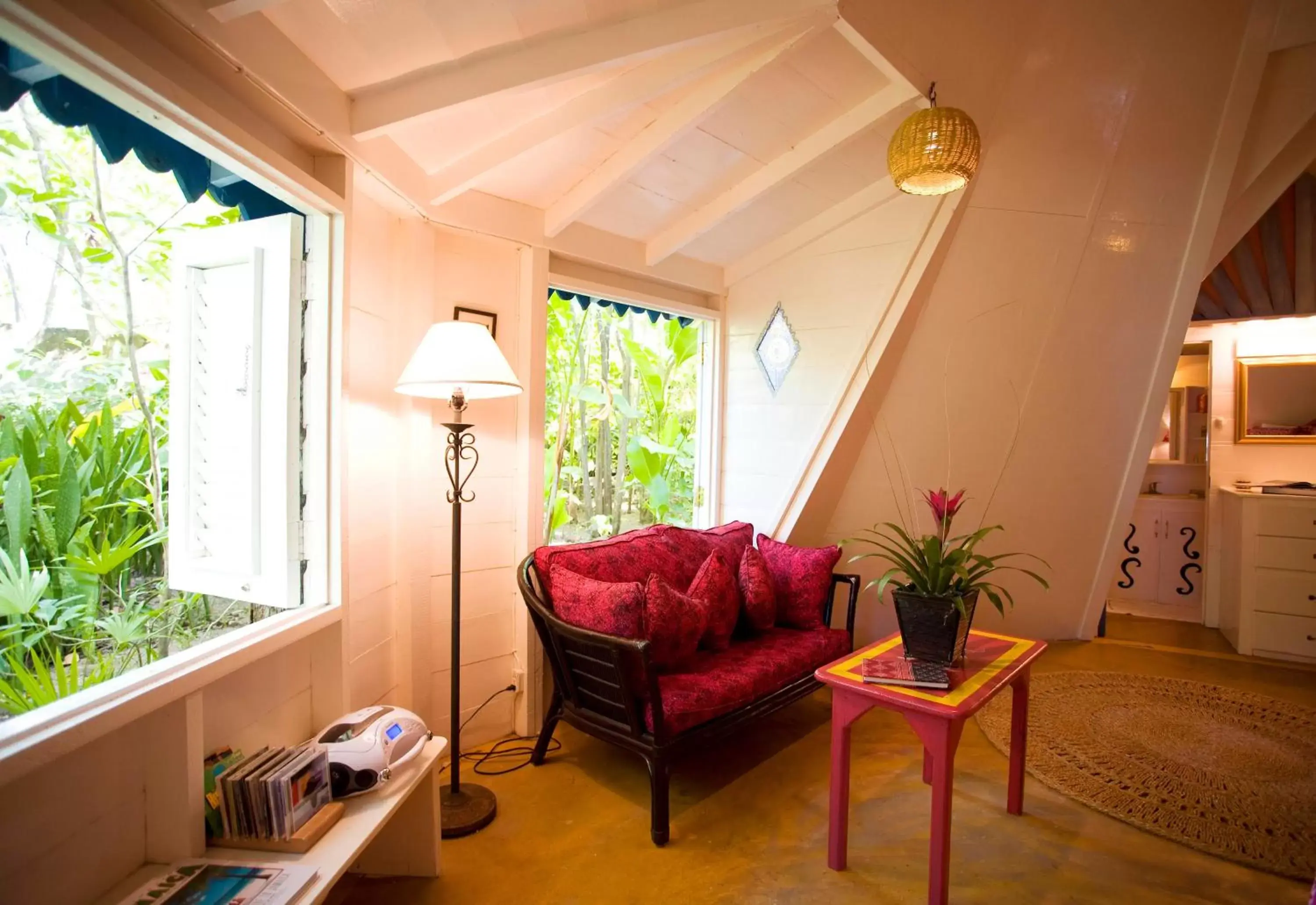 One-Bedroom Garden View Cottage in The Caves One-Bedroom Garden View Cottage in The Caves