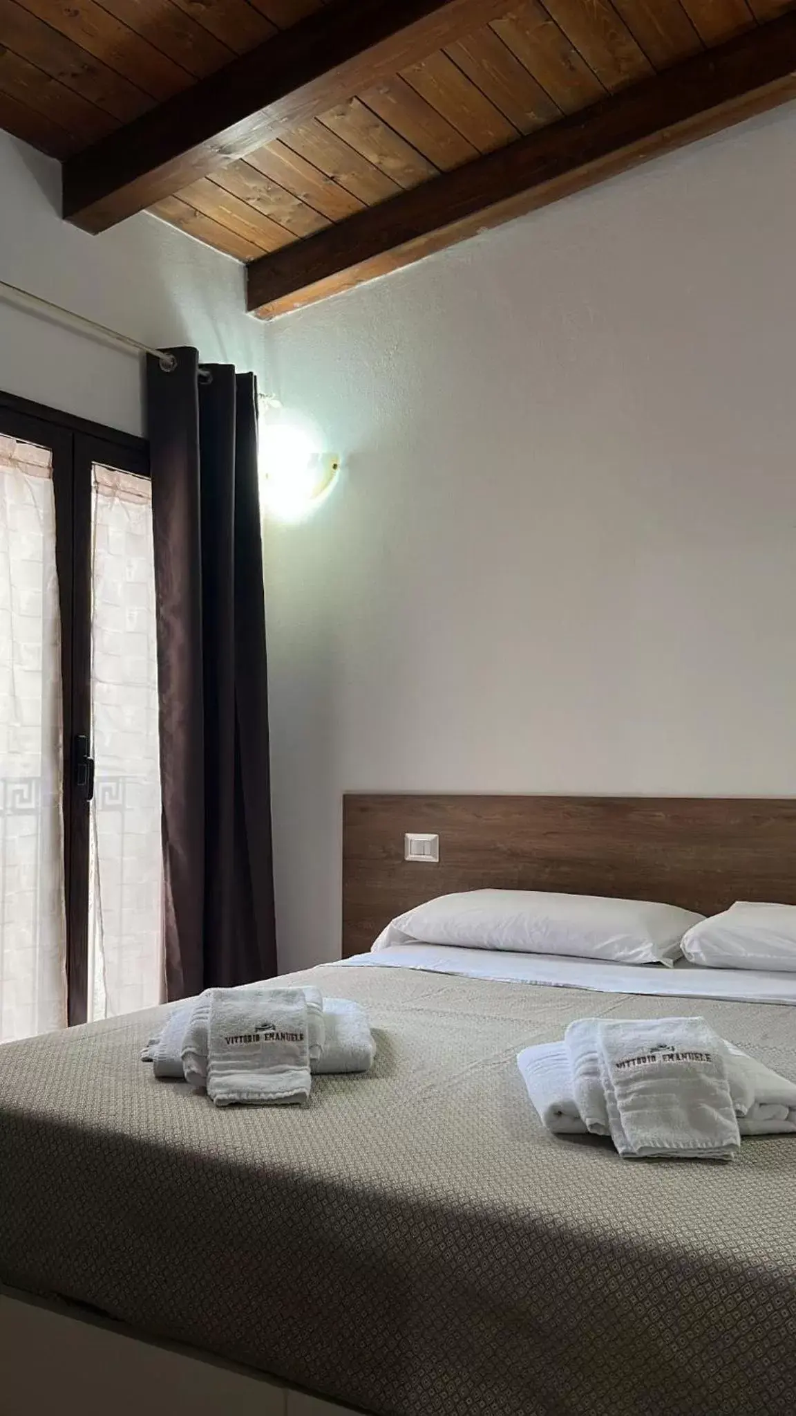 Double or Twin Room with Balcony in B&B Vittorio Emanuele Double or Twin Room with Balcony in B&B Vittorio Emanuele
