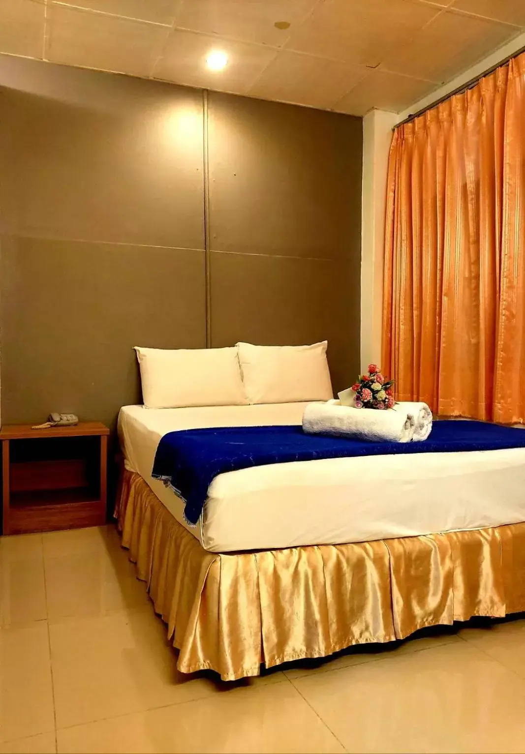 Single Room with Fan in Suriwong Chumphon Hotel Single Room with Fan in Suriwong Chumphon Hotel