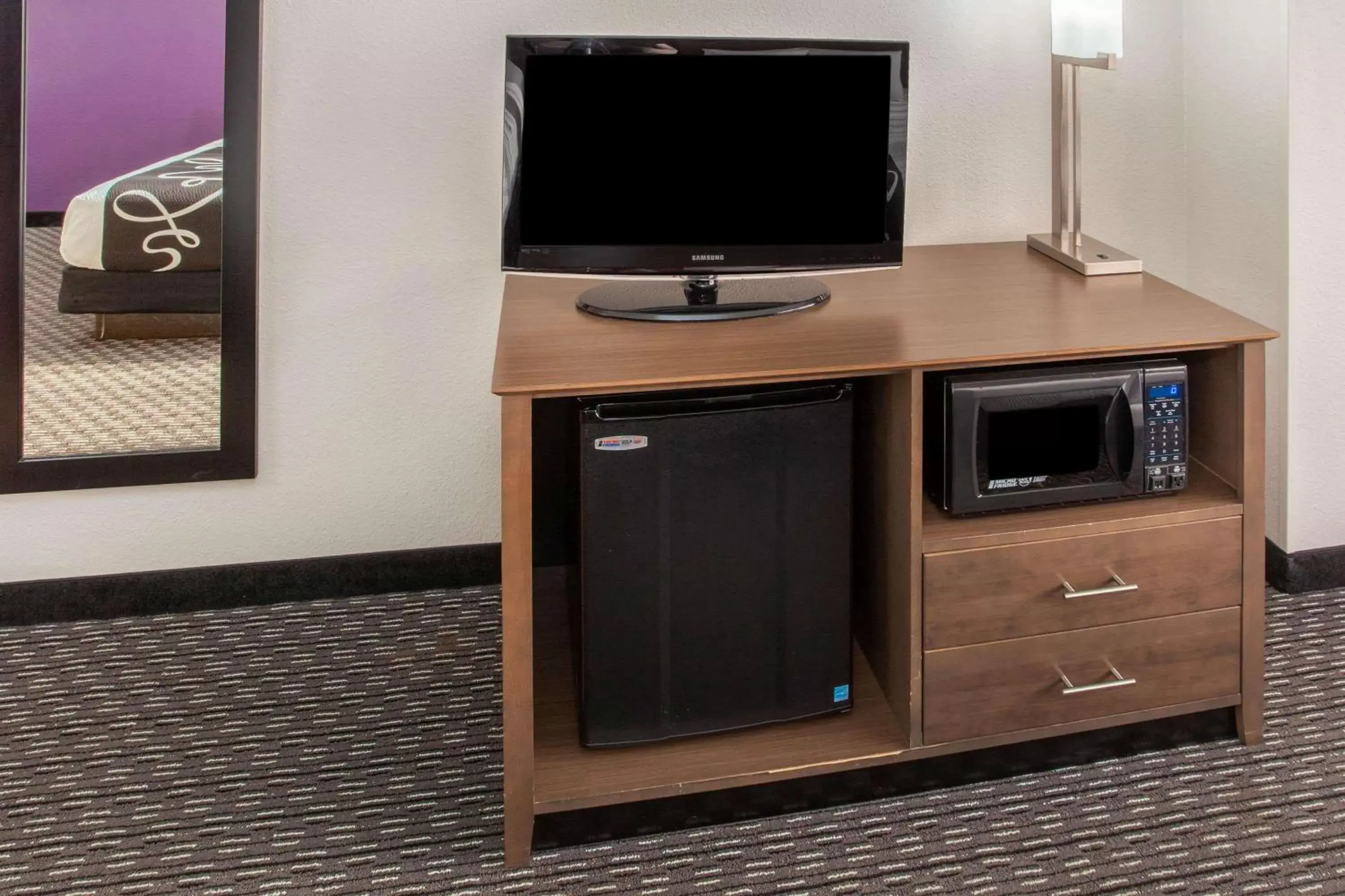 Queen Room with Two Queen Beds and Roll-In Shower - Mobility/Hearing Accessible - Non-Smoking in La Quinta by Wyndham Lubbock West Medical Center Queen Room with Two Queen Beds and Roll-In Shower - Mobility/Hearing Accessible - Non-Smoking in La Quinta by Wyndham Lubbock West Medical Center