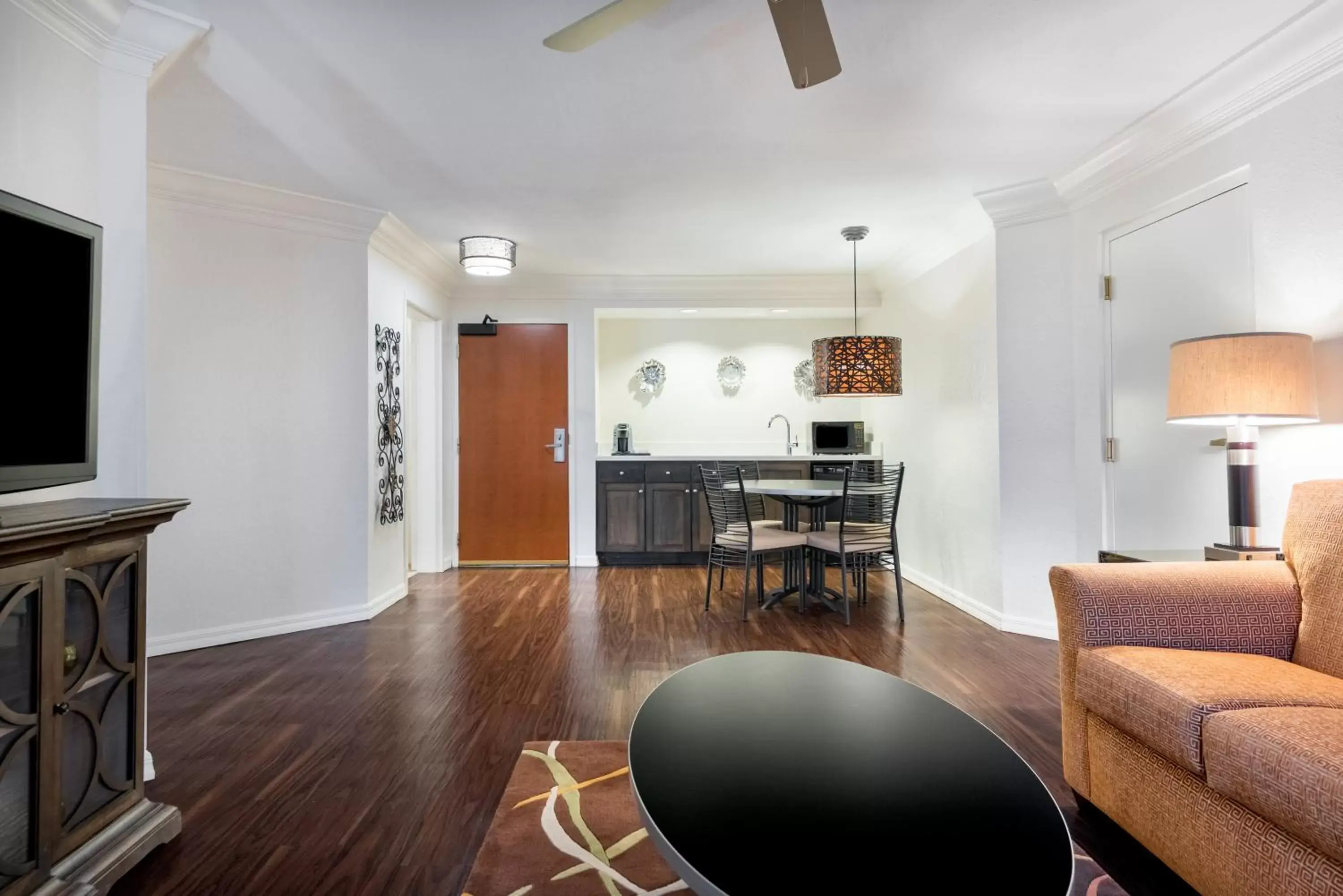 One-Bedroom Queen Suite in Holiday Inn Fort Lauderdale Airport by IHG One-Bedroom Queen Suite in Holiday Inn Fort Lauderdale Airport by IHG