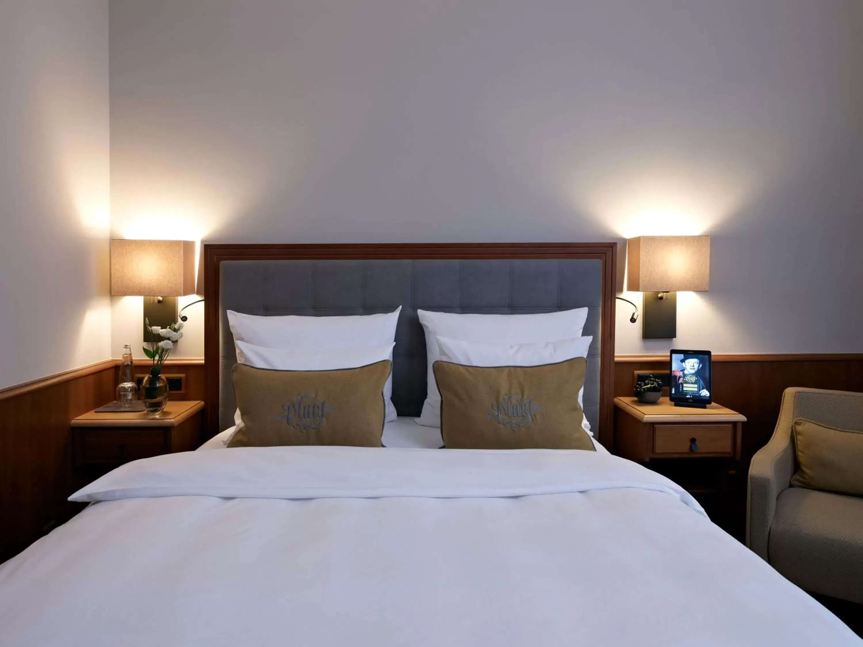 Classic Queen Room in Platzl Hotel - Superior Classic Queen Room in Platzl Hotel - Superior