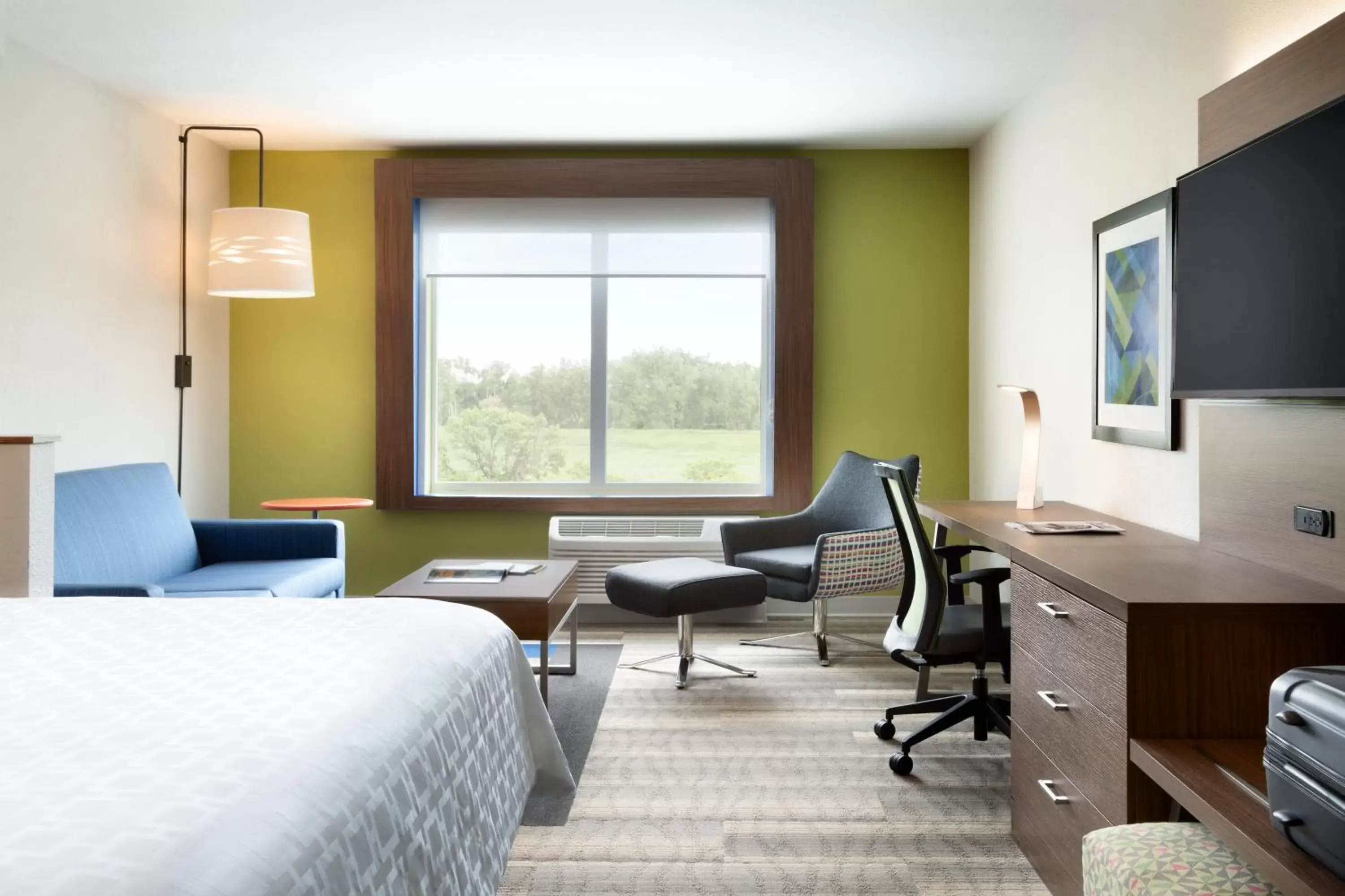 Suite with Mobility Accessible Tub - Non-Smoking in Holiday Inn Express & Suites Heath - Newark, an IHG Hotel Suite with Mobility Accessible Tub - Non-Smoking in Holiday Inn Express & Suites Heath - Newark, an IHG Hotel