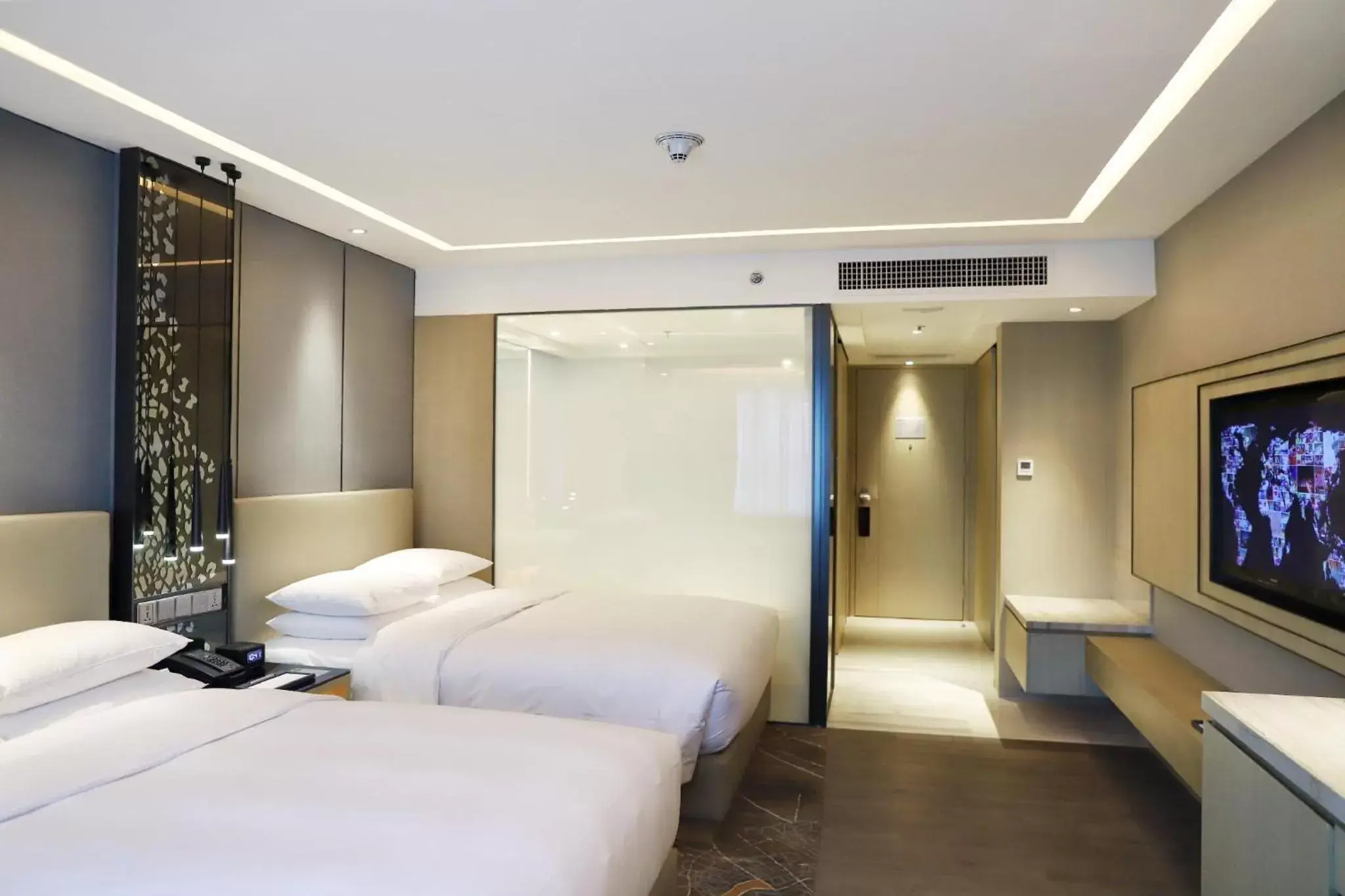 Double Room with Two Double Beds - High Floor in Renaissance Shenzhen Luohu Hotel Double Room with Two Double Beds - High Floor in Renaissance Shenzhen Luohu Hotel