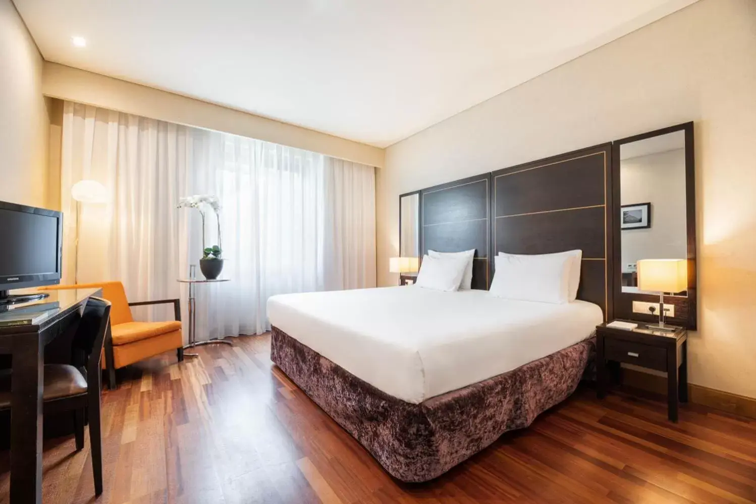 Standard Double Room in Eurostars das Artes Standard Double Room in Eurostars das Artes