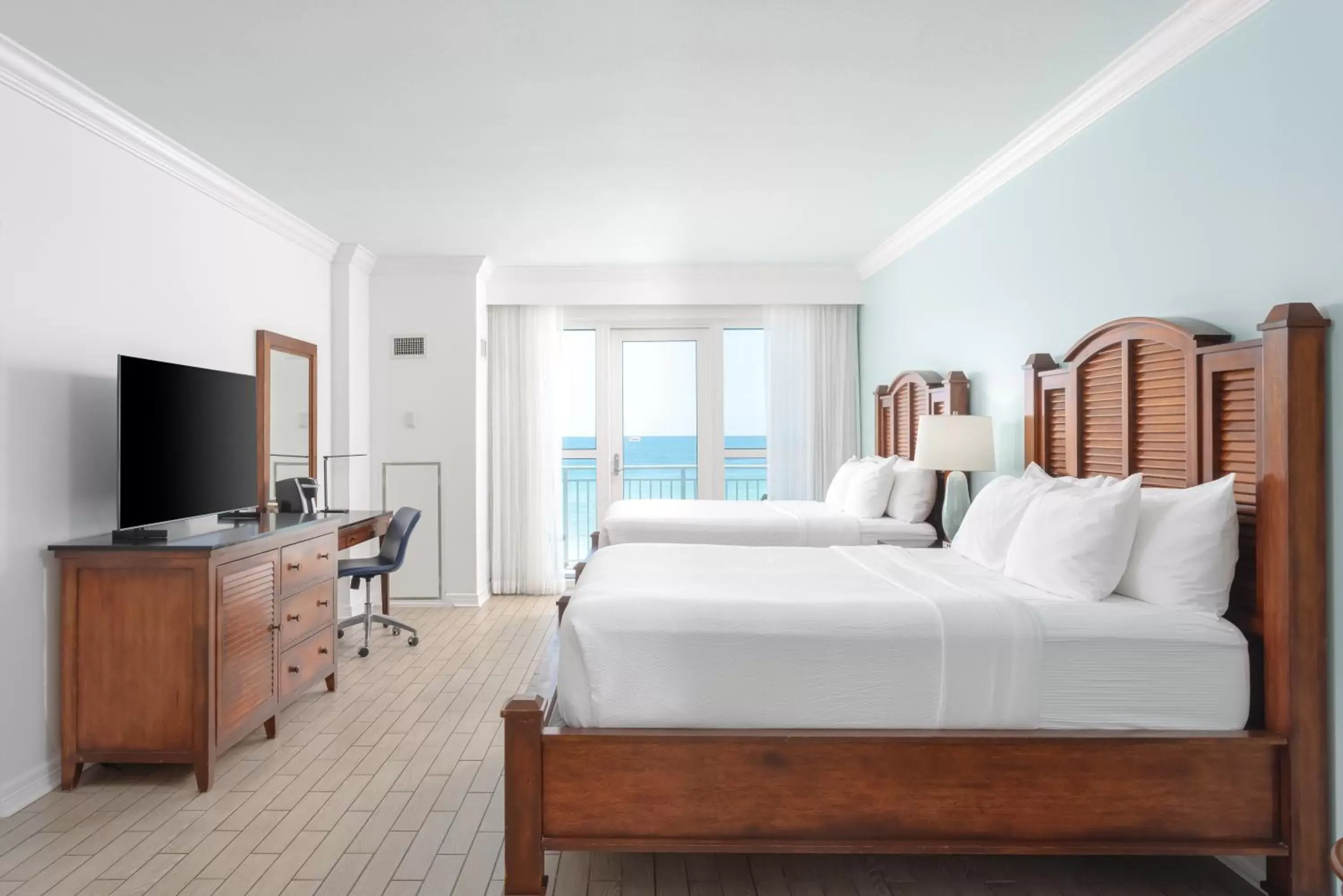 Accessible 2 Queen Gulf Front With Balcony in The Pensacola Beach Resort Accessible 2 Queen Gulf Front With Balcony in The Pensacola Beach Resort