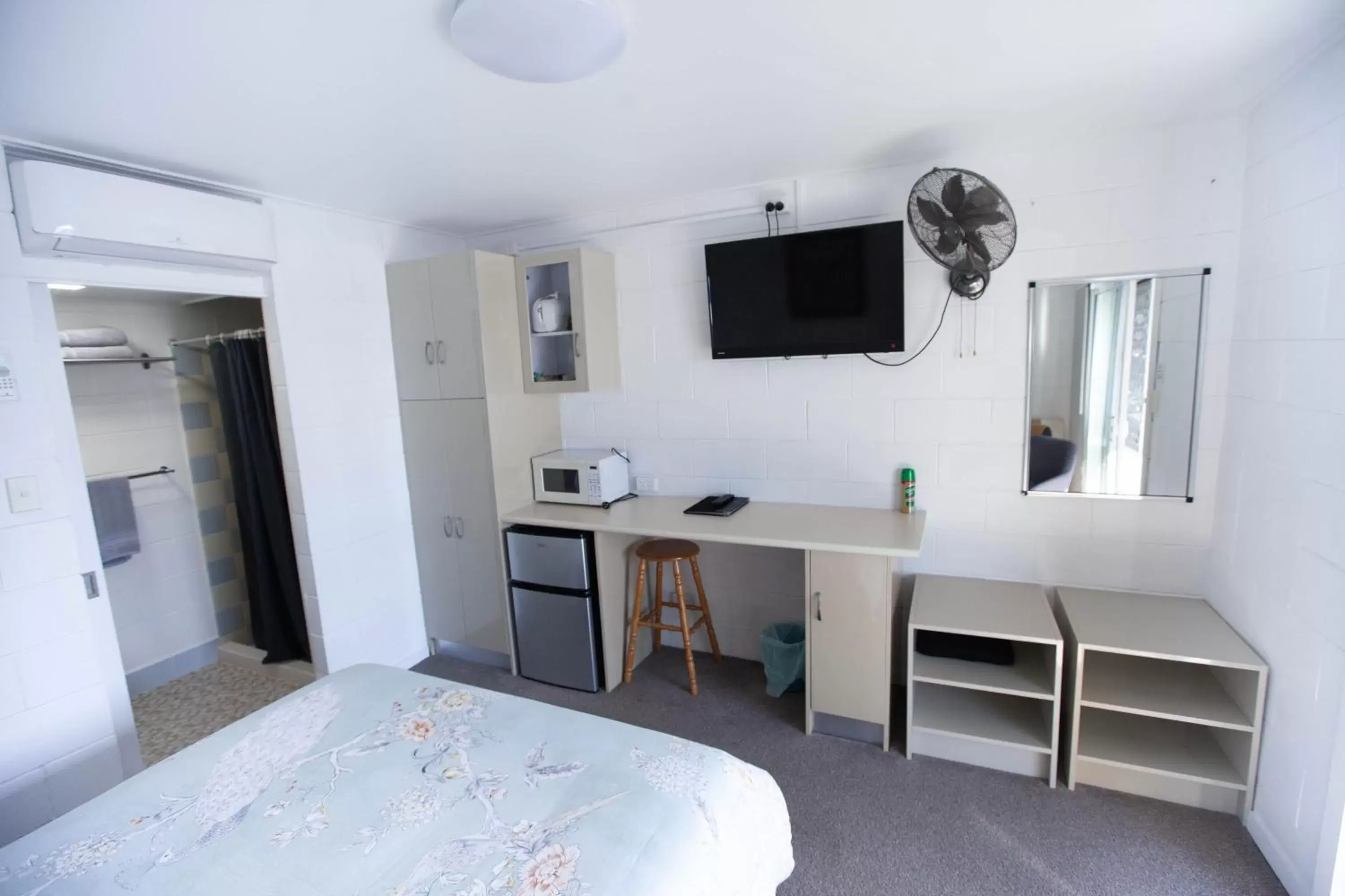 Queen Room in Tuross Head Motel Queen Room in Tuross Head Motel