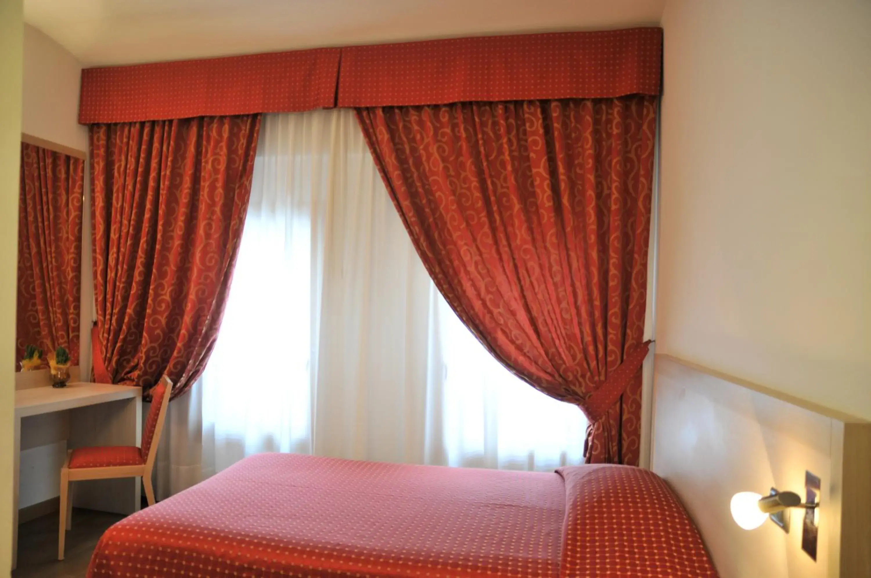 Double or Twin Room in Hotel 5 Colonne Double or Twin Room in Hotel 5 Colonne