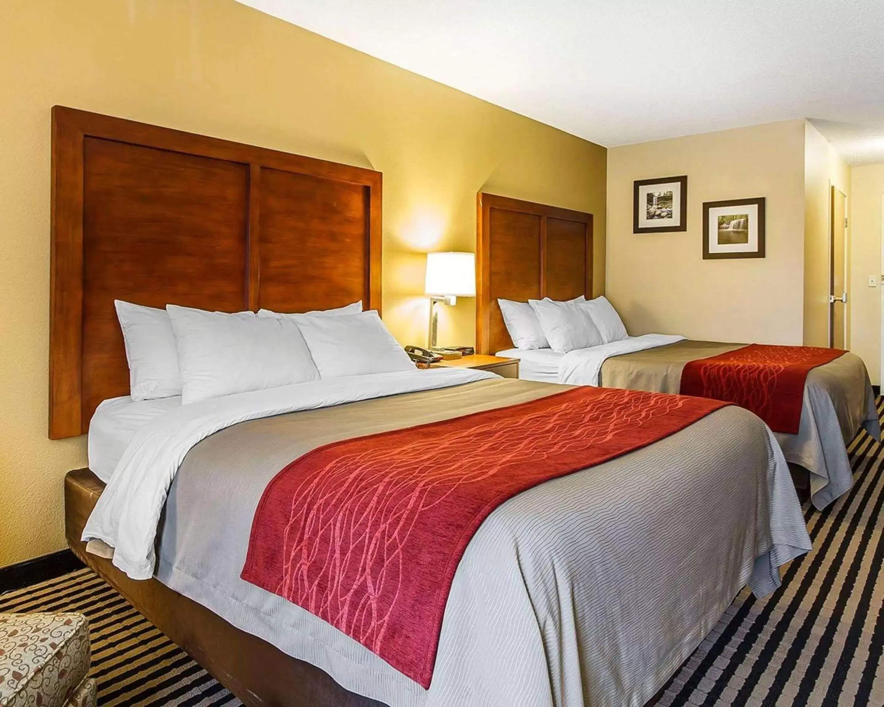 Queen Room with Two Queen Beds - Accessible/Non-Smoking in Comfort Inn Owatonna near Medical Center Queen Room with Two Queen Beds - Accessible/Non-Smoking in Comfort Inn Owatonna near Medical Center