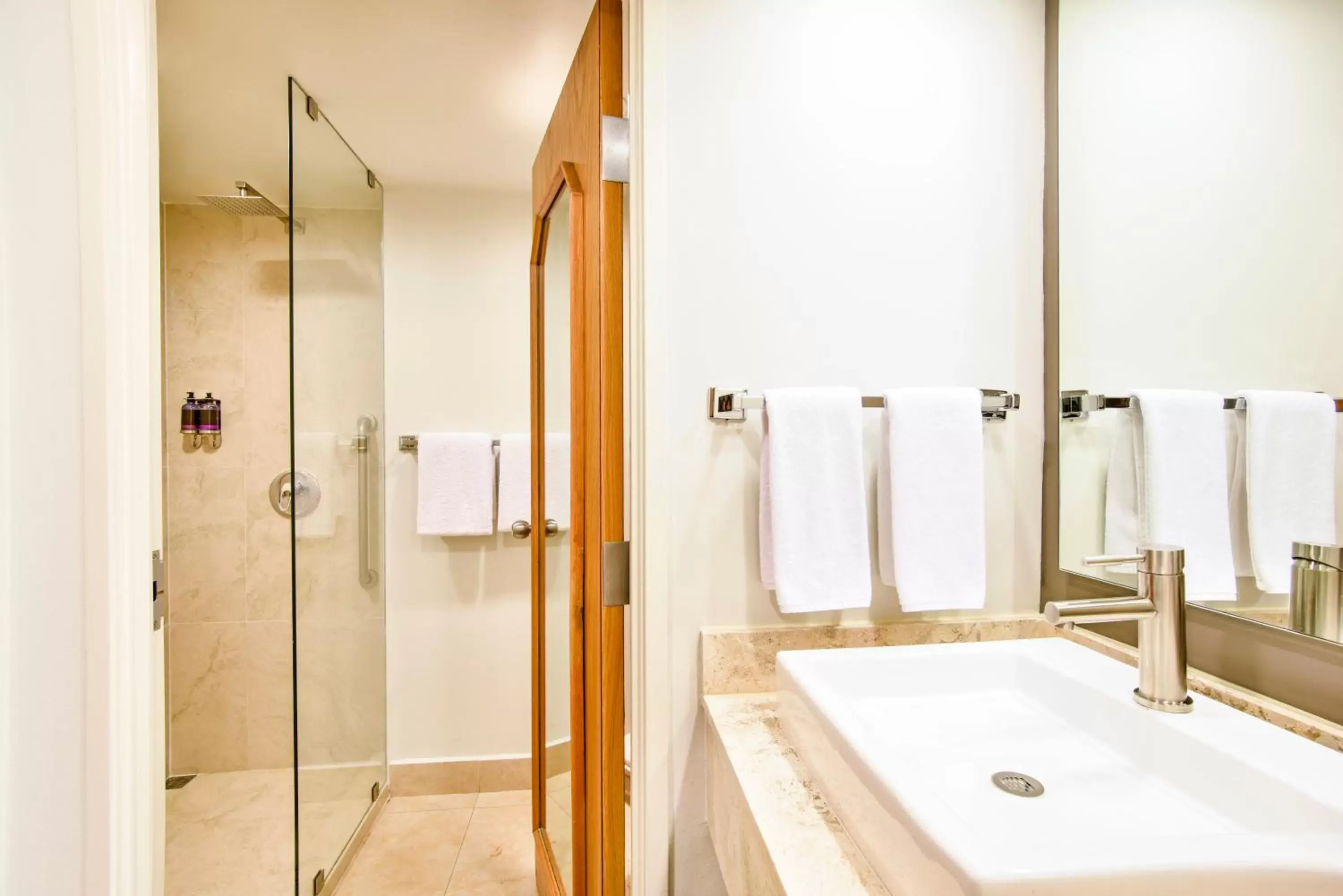 Single Plus Room in Fiesta Inn Tijuana Otay Aeropuerto Single Plus Room in Fiesta Inn Tijuana Otay Aeropuerto