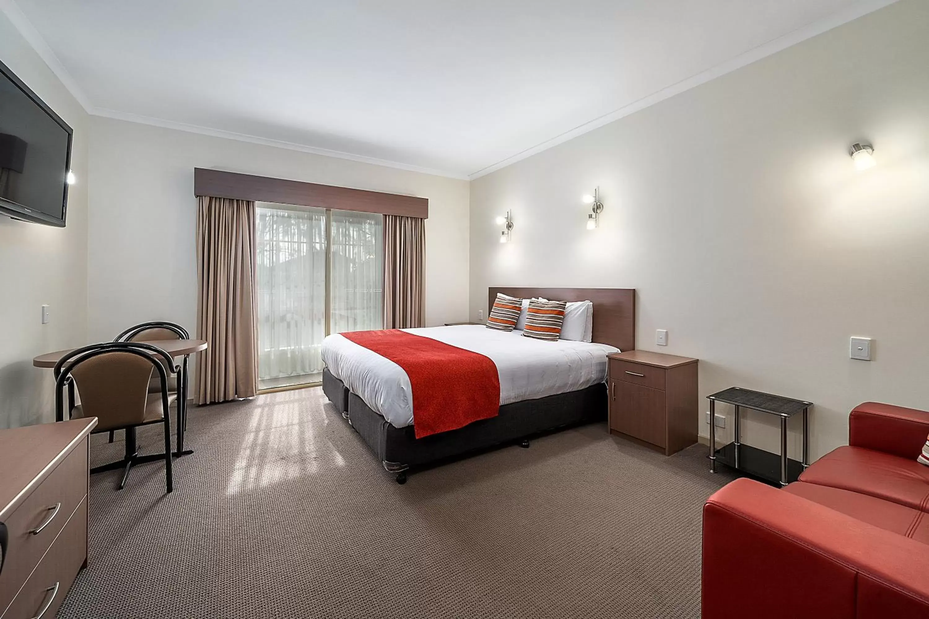 Deluxe King Room in Comfort Inn Heritage Wagga Deluxe King Room in Comfort Inn Heritage Wagga