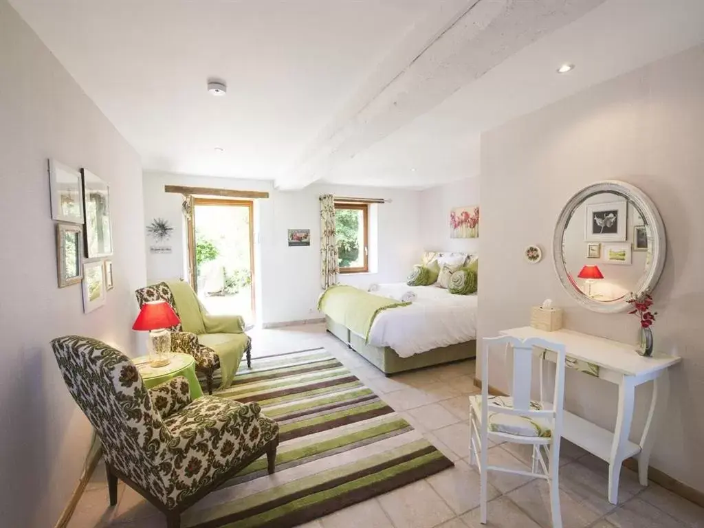 Deluxe Twin Room in Chambres d'Hotes - La Marmoire Deluxe Twin Room in Chambres d'Hotes - La Marmoire