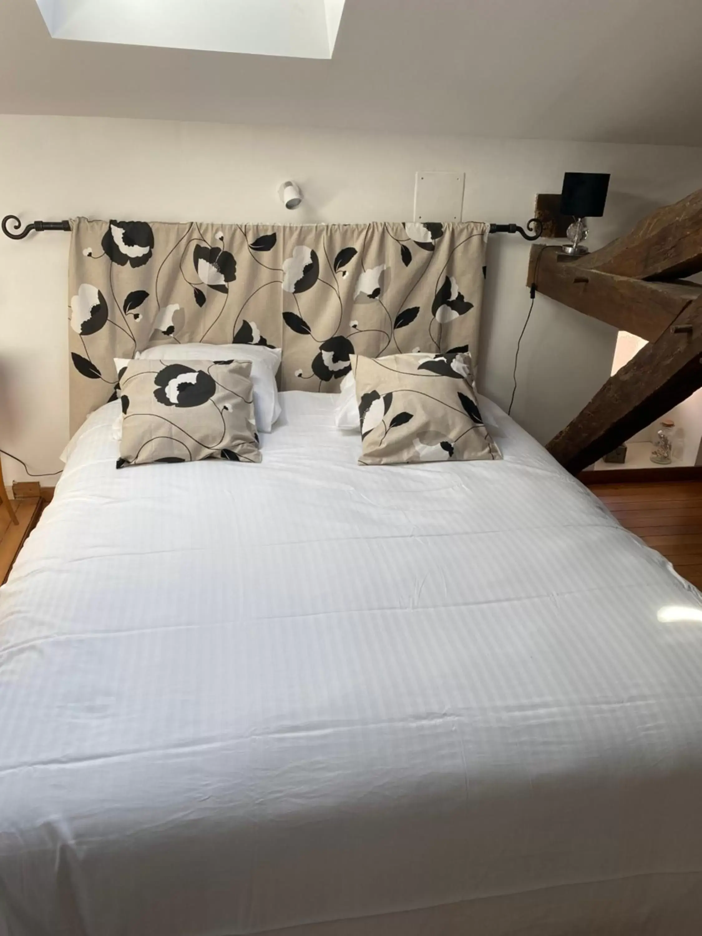 King Room in Les Mirabelles King Room in Les Mirabelles