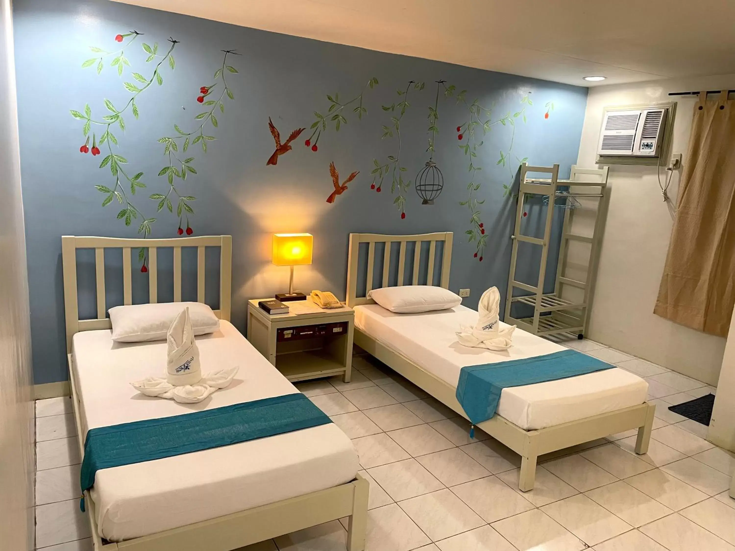 Deluxe Twin Room in Riverview Resort and Conference Center Deluxe Twin Room in Riverview Resort and Conference Center